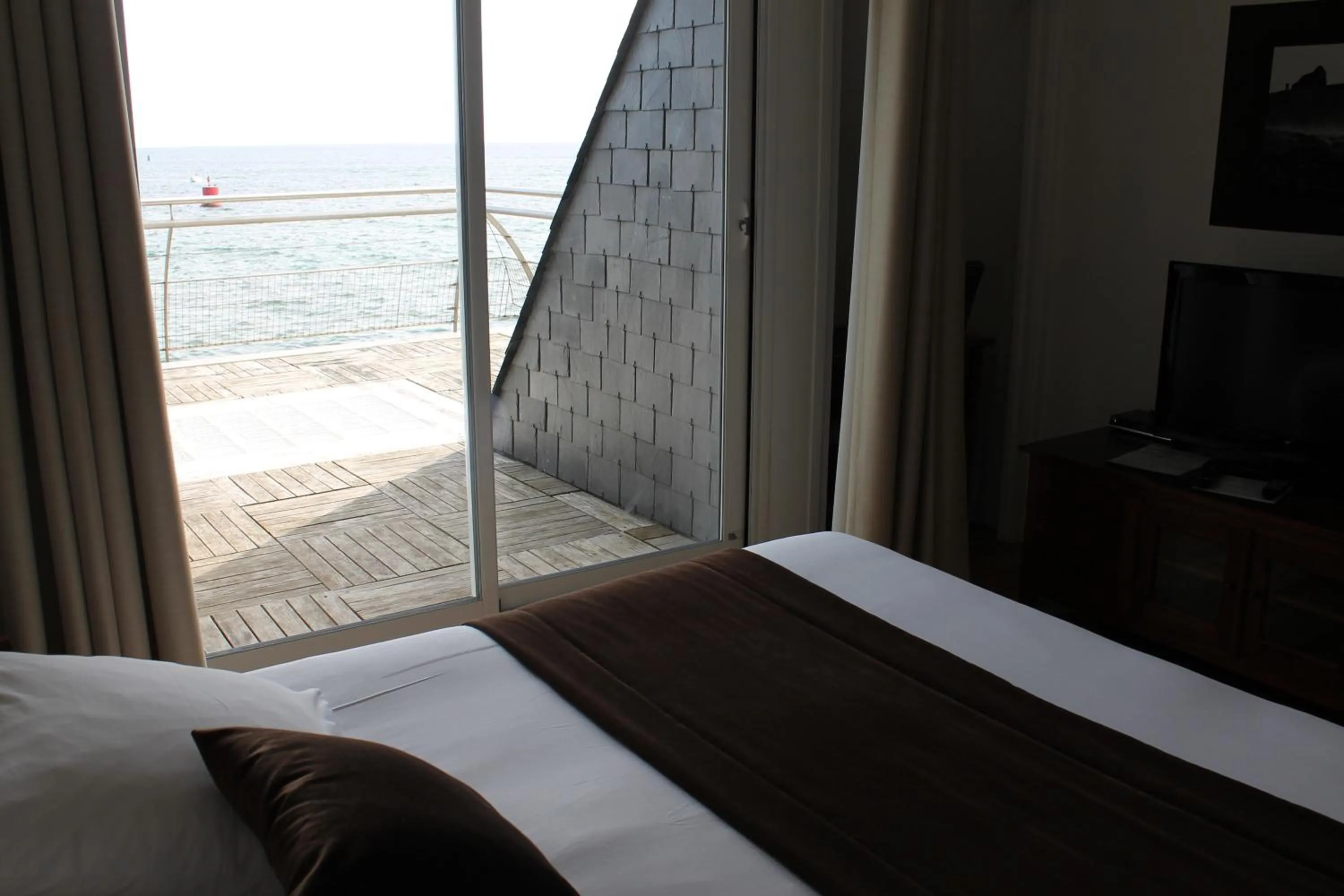 View (from property/room), Bed in Le Poisson d'Avril