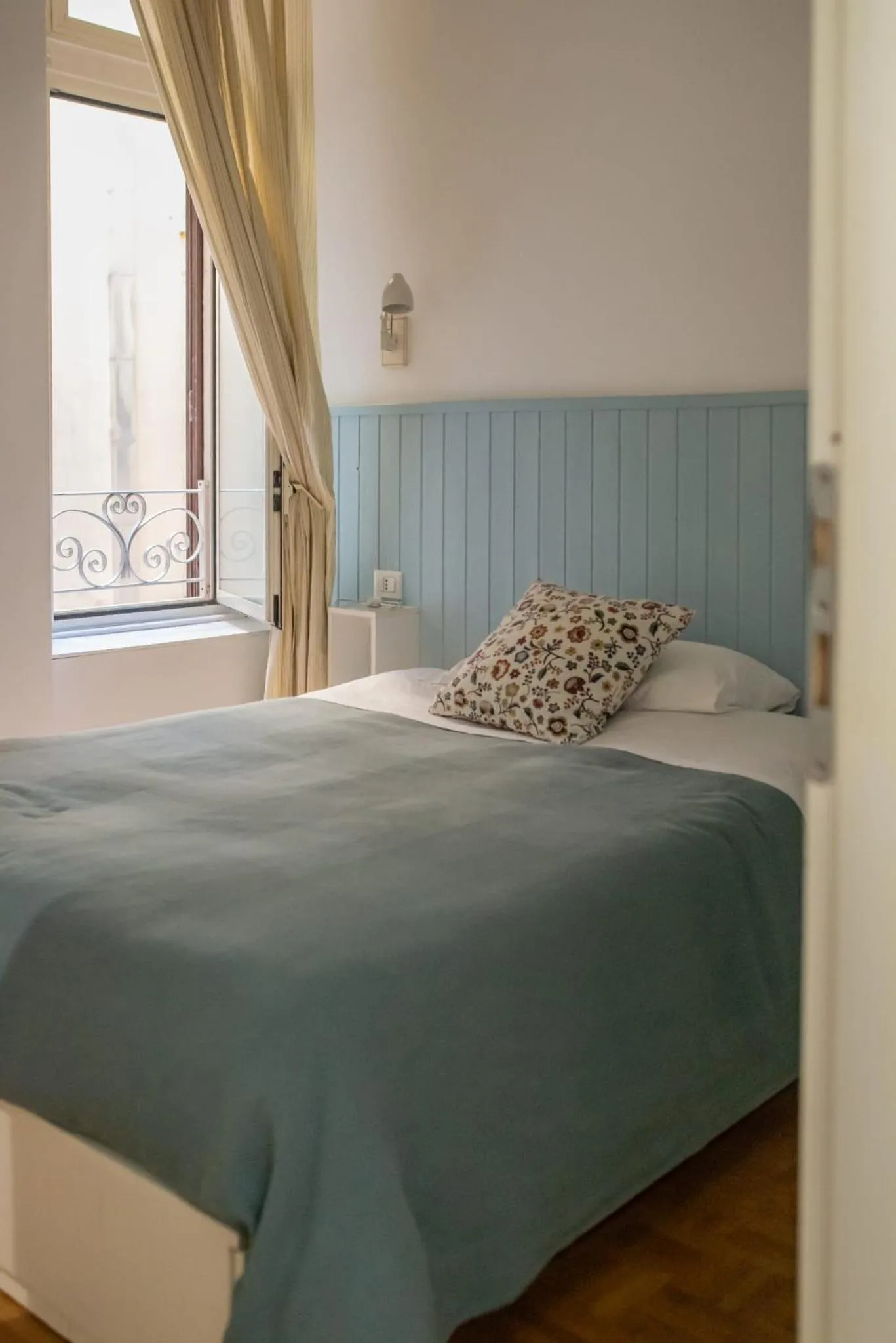 Bed in Residenza I Rioni Guesthouse
