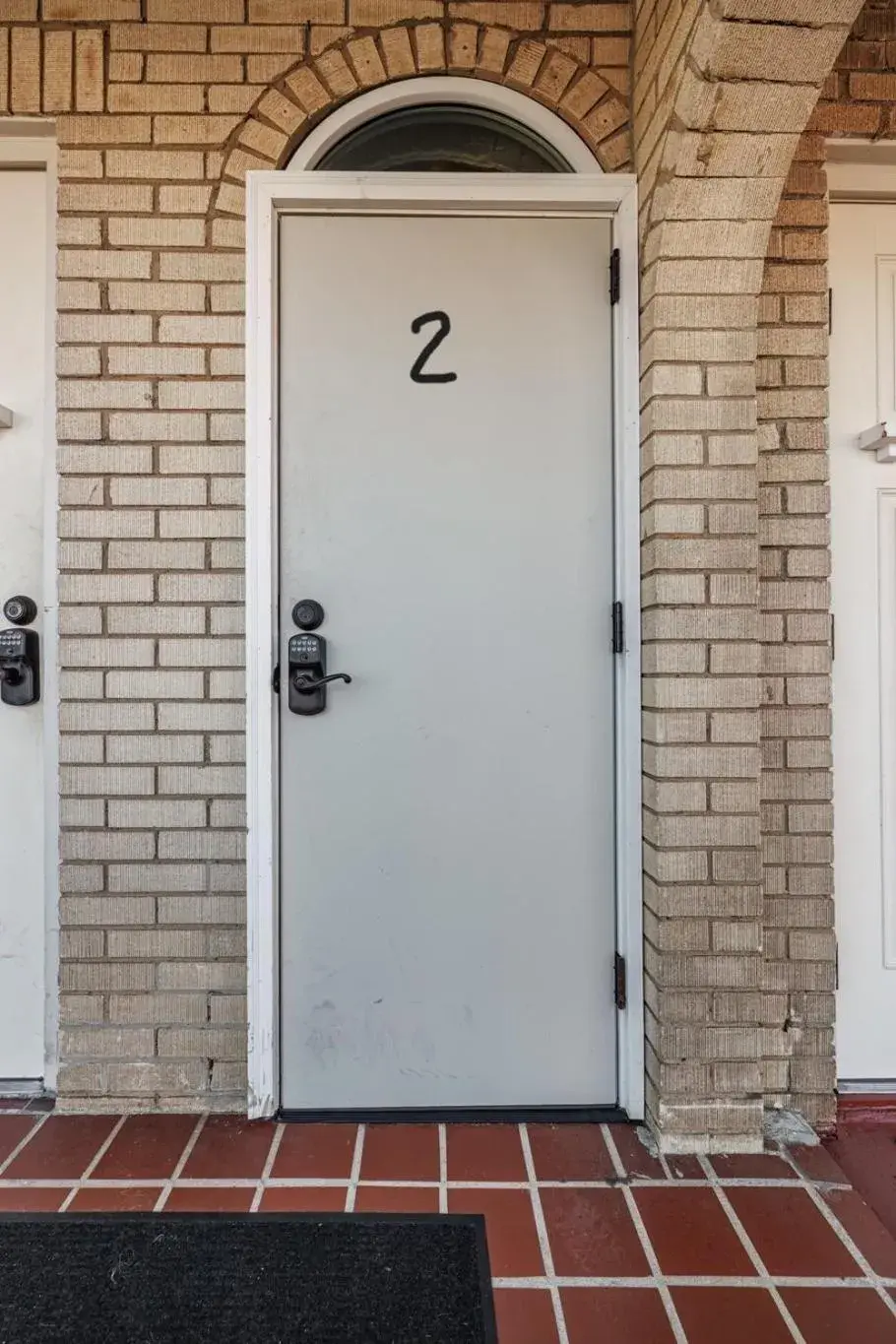 Facade/entrance in Best Court Facade/entrance in Best Court