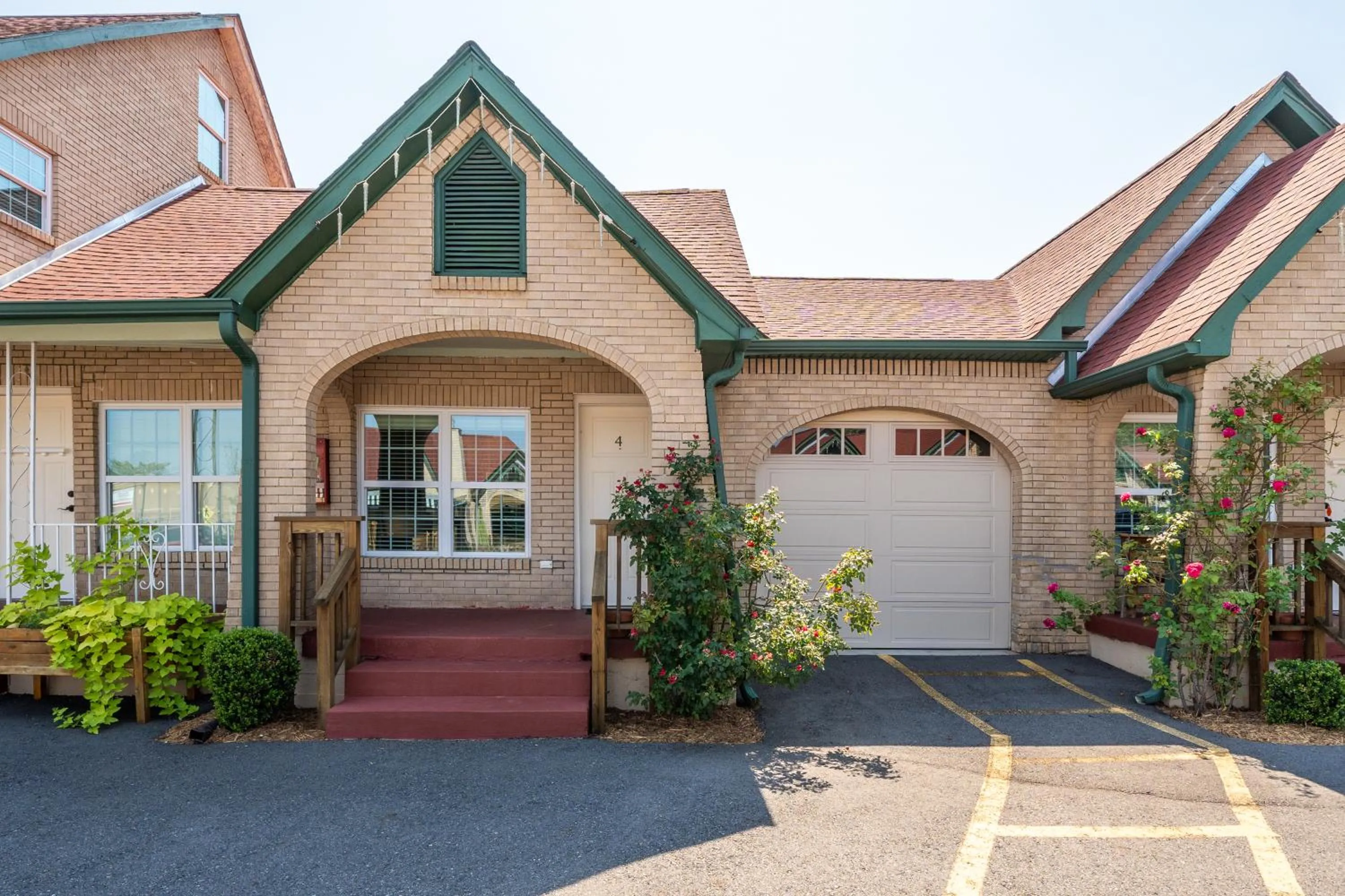 Balcony/Terrace in Best Court
