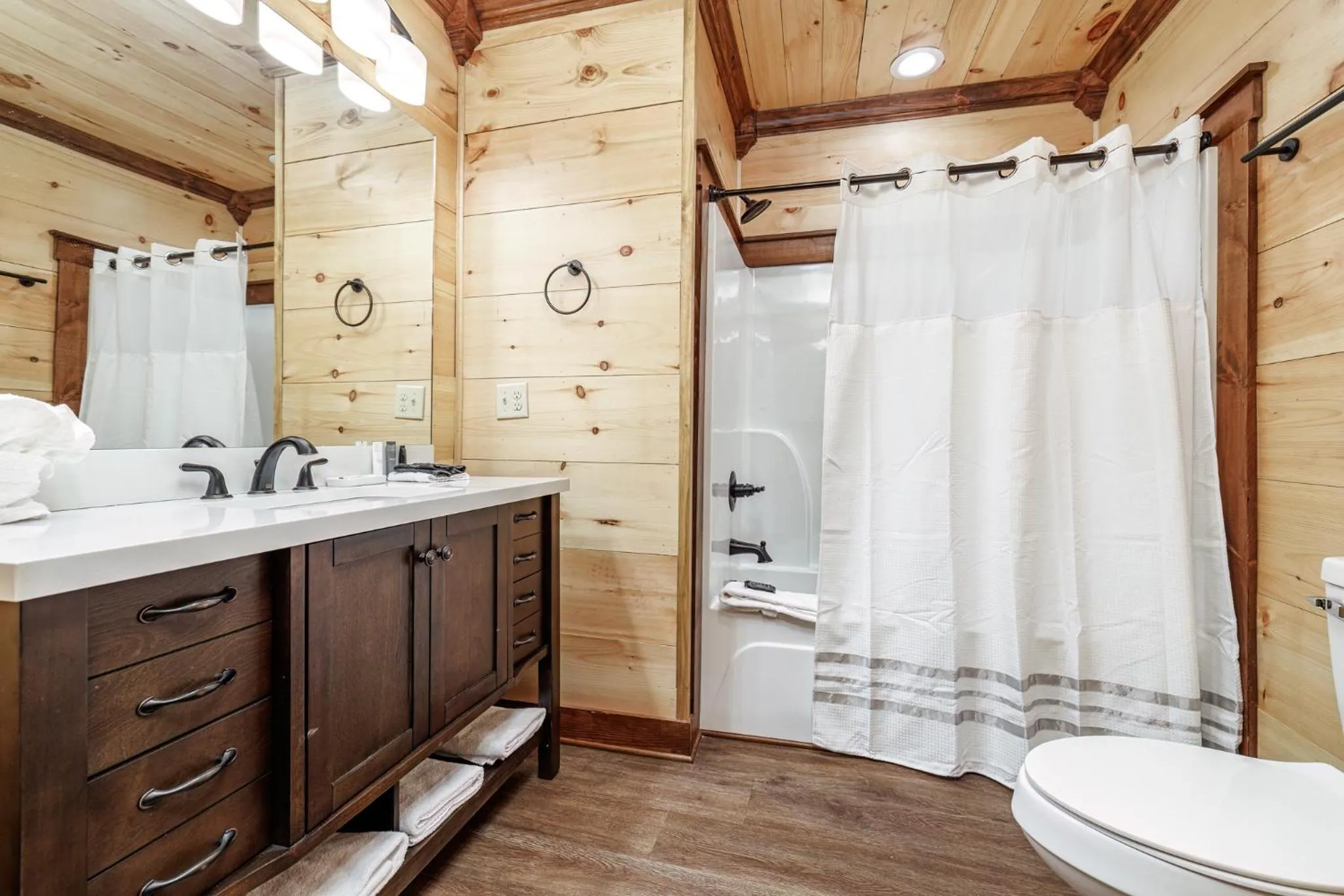 Bathroom in Best Court