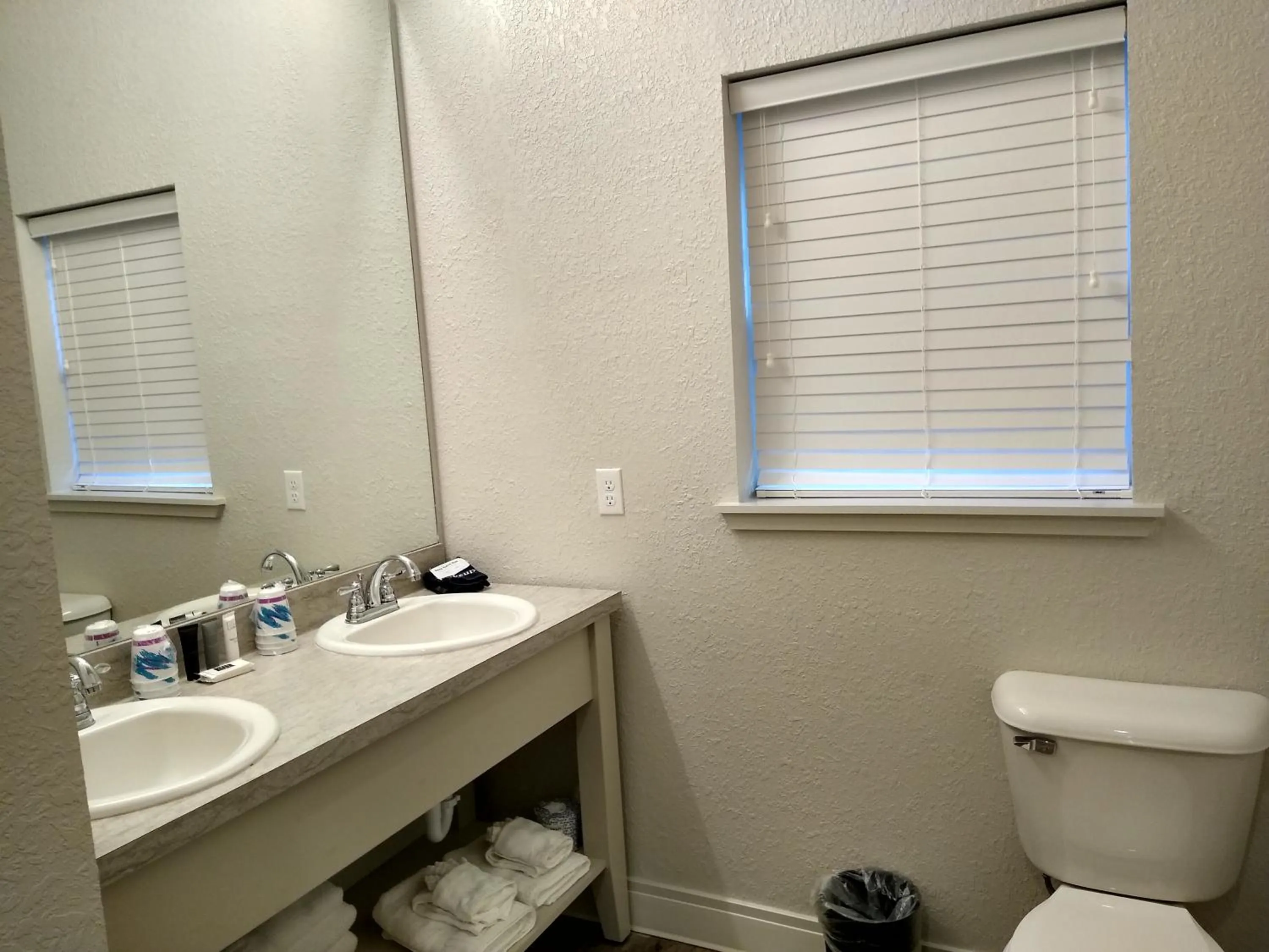 Bathroom in Best Court