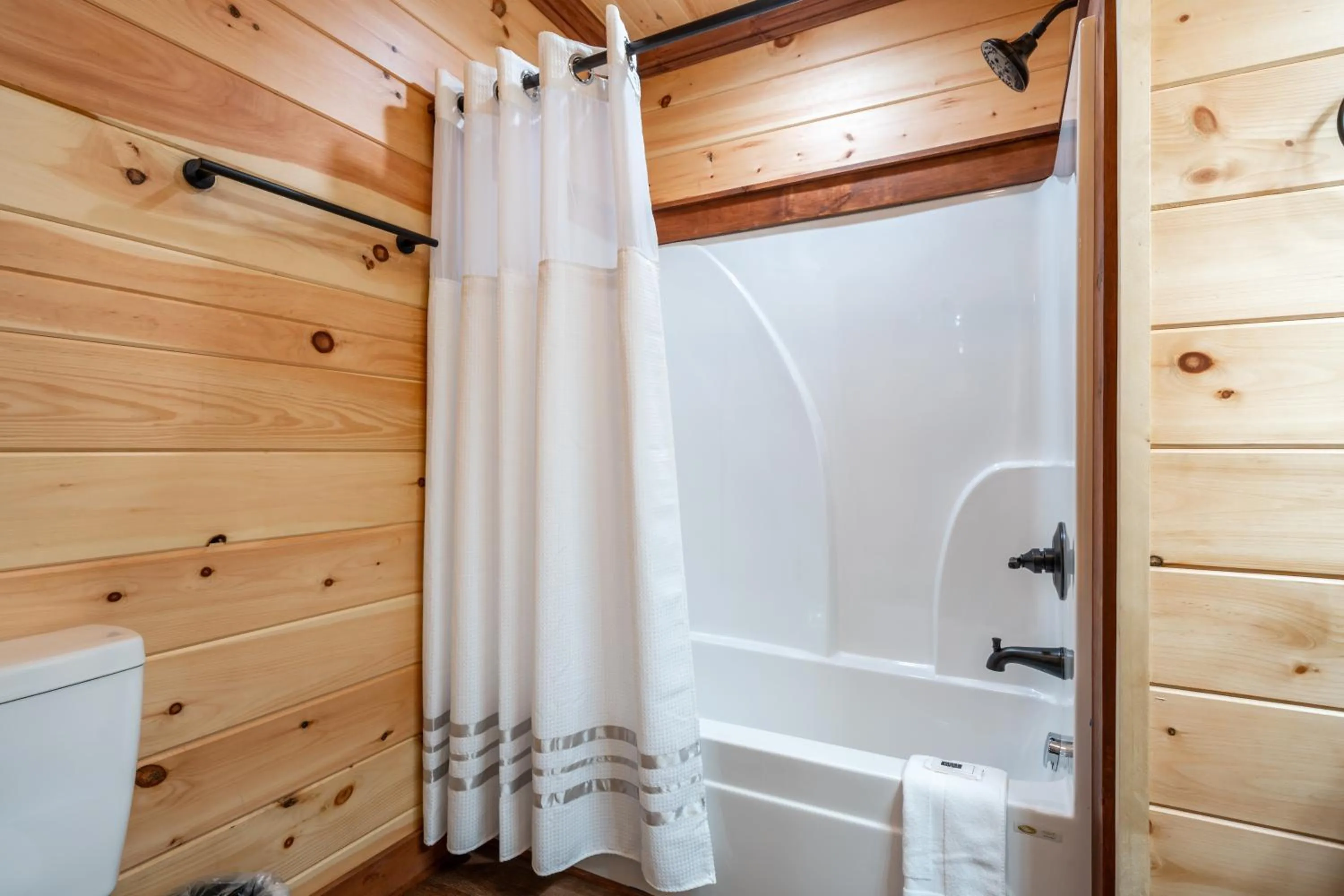 Shower in Best Court