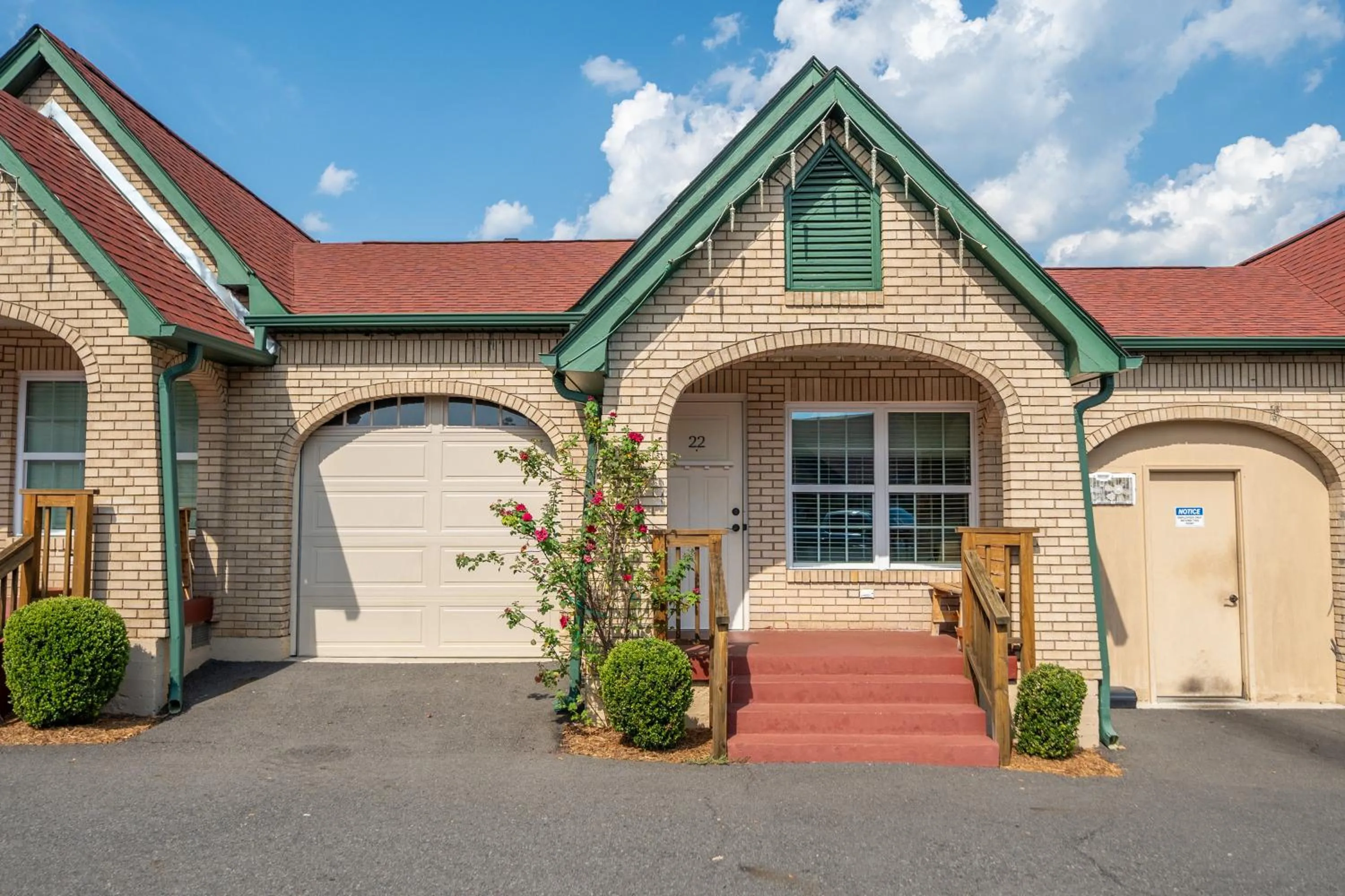 Balcony/Terrace in Best Court