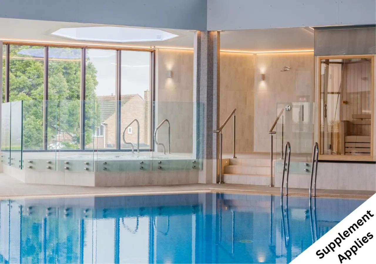 Swimming pool in Swindon Blunsdon House Hotel, BW Premier Collection