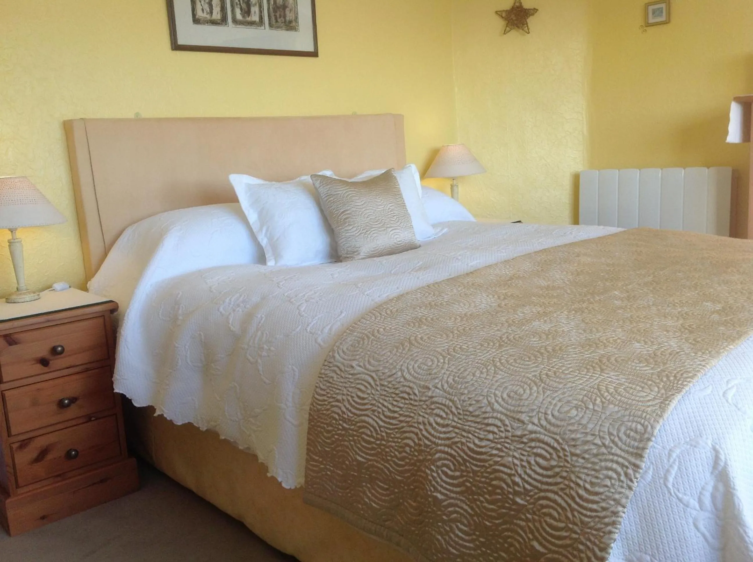 Bedroom, Bed in Shakespeare's View