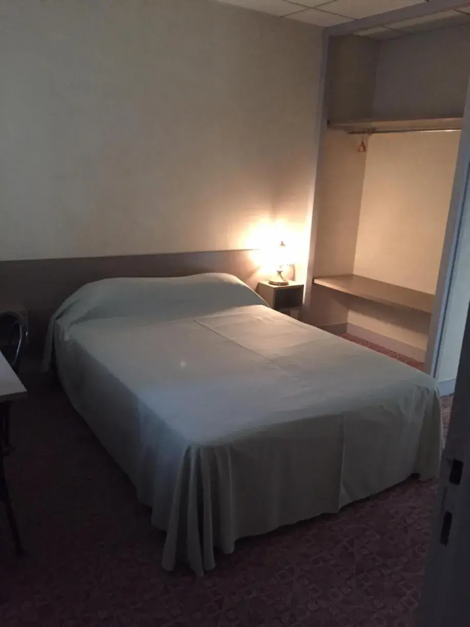 Hôtel De La Mare -restaurant pour les clients sur réservation Hôtel De La Mare -restaurant pour les clients sur réservation