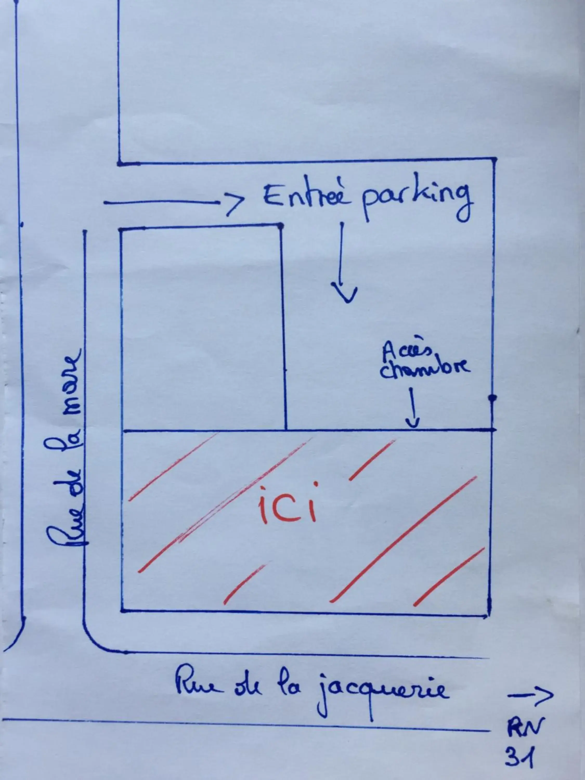 Double Room with Private Bathroom in Hôtel De La Mare -restaurant pour les clients sur réservation Double Room with Private Bathroom in Hôtel De La Mare -restaurant pour les clients sur réservation