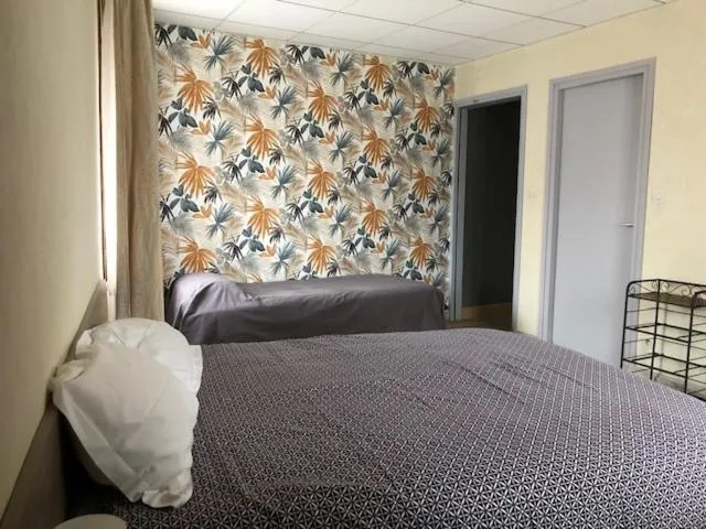 Bed in Hôtel De La Mare -restaurant pour les clients sur réservation