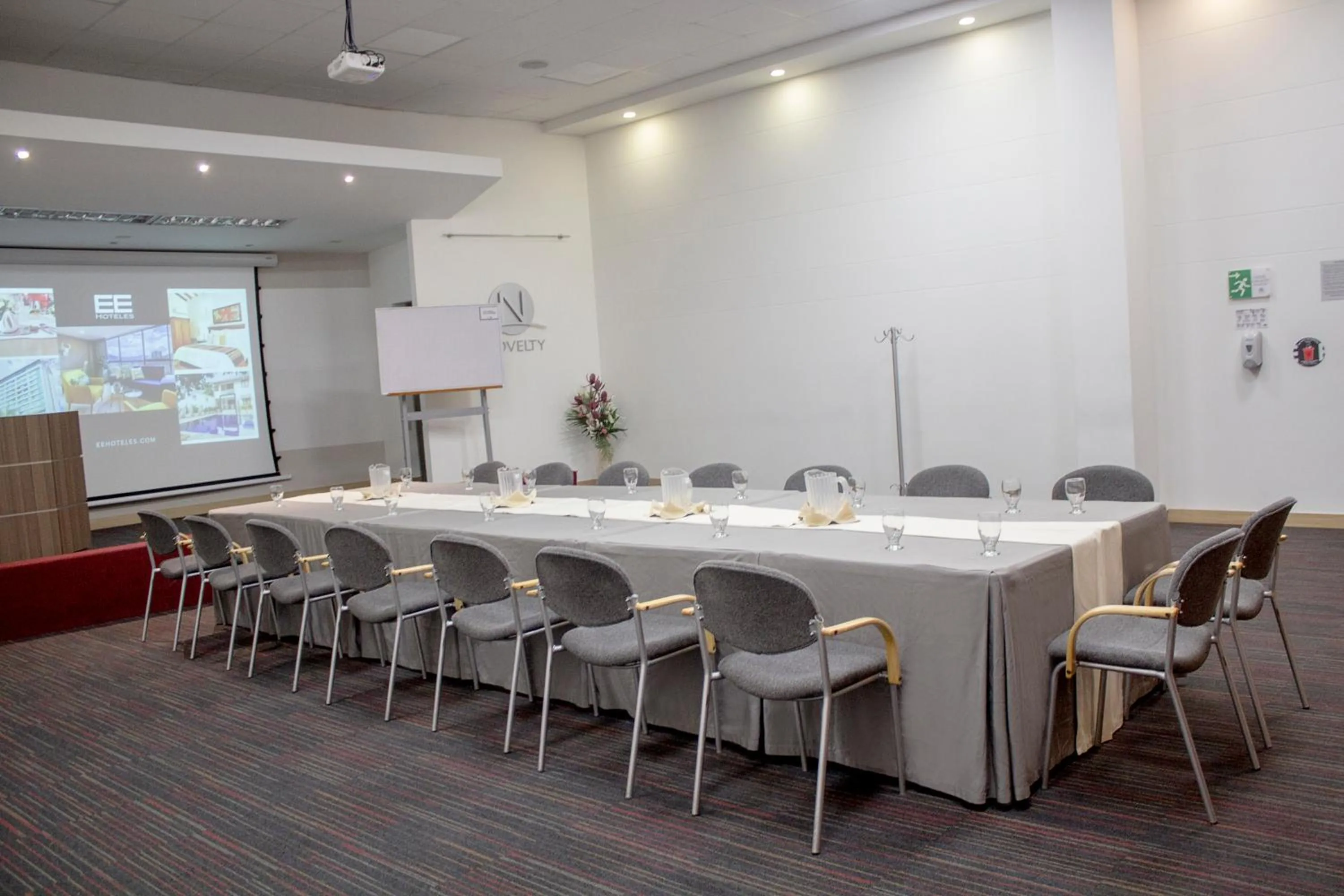Meeting/conference room in Novelty Suites Hotel - Oviedo Mall