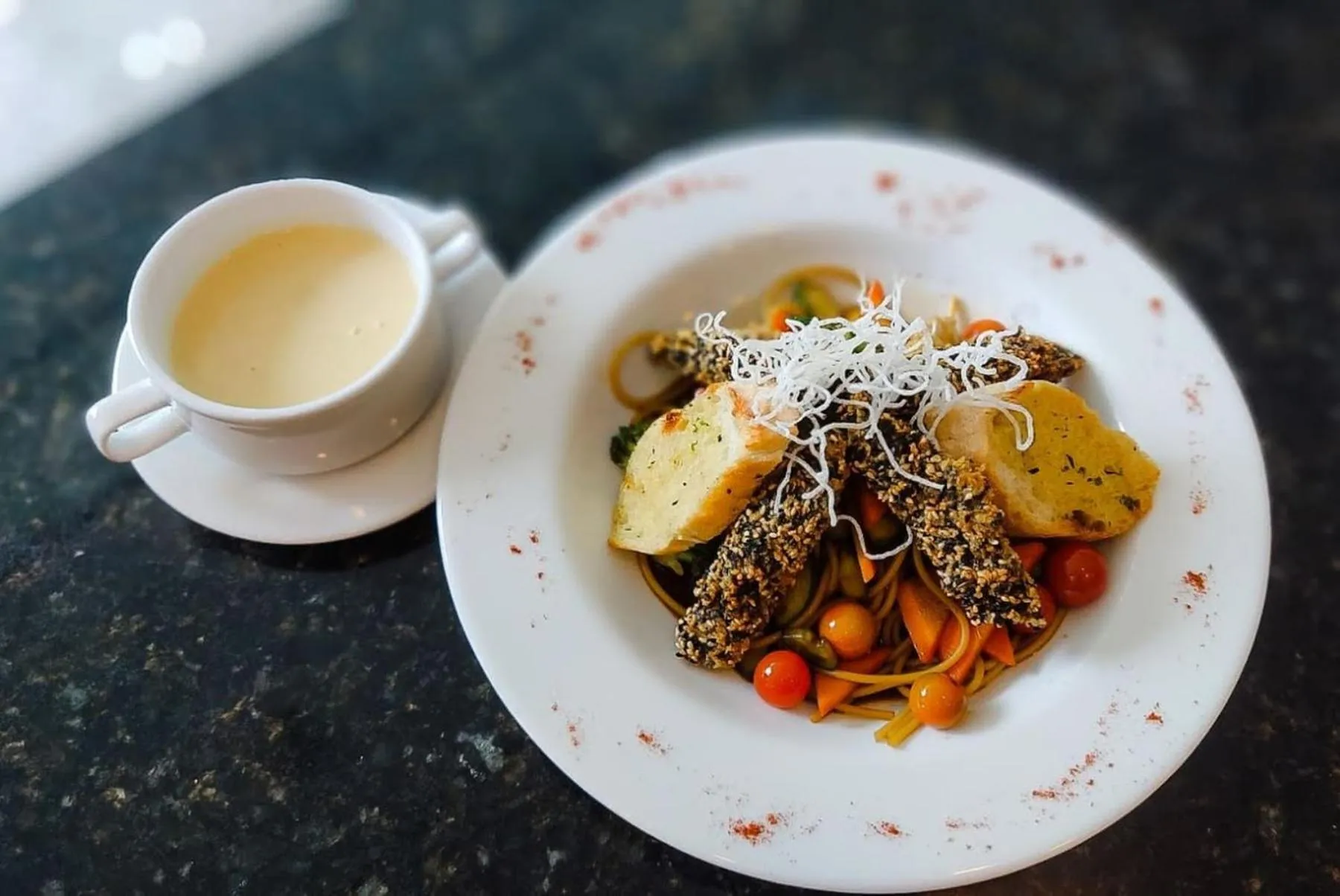 Food in Novelty Suites Hotel - Oviedo Mall