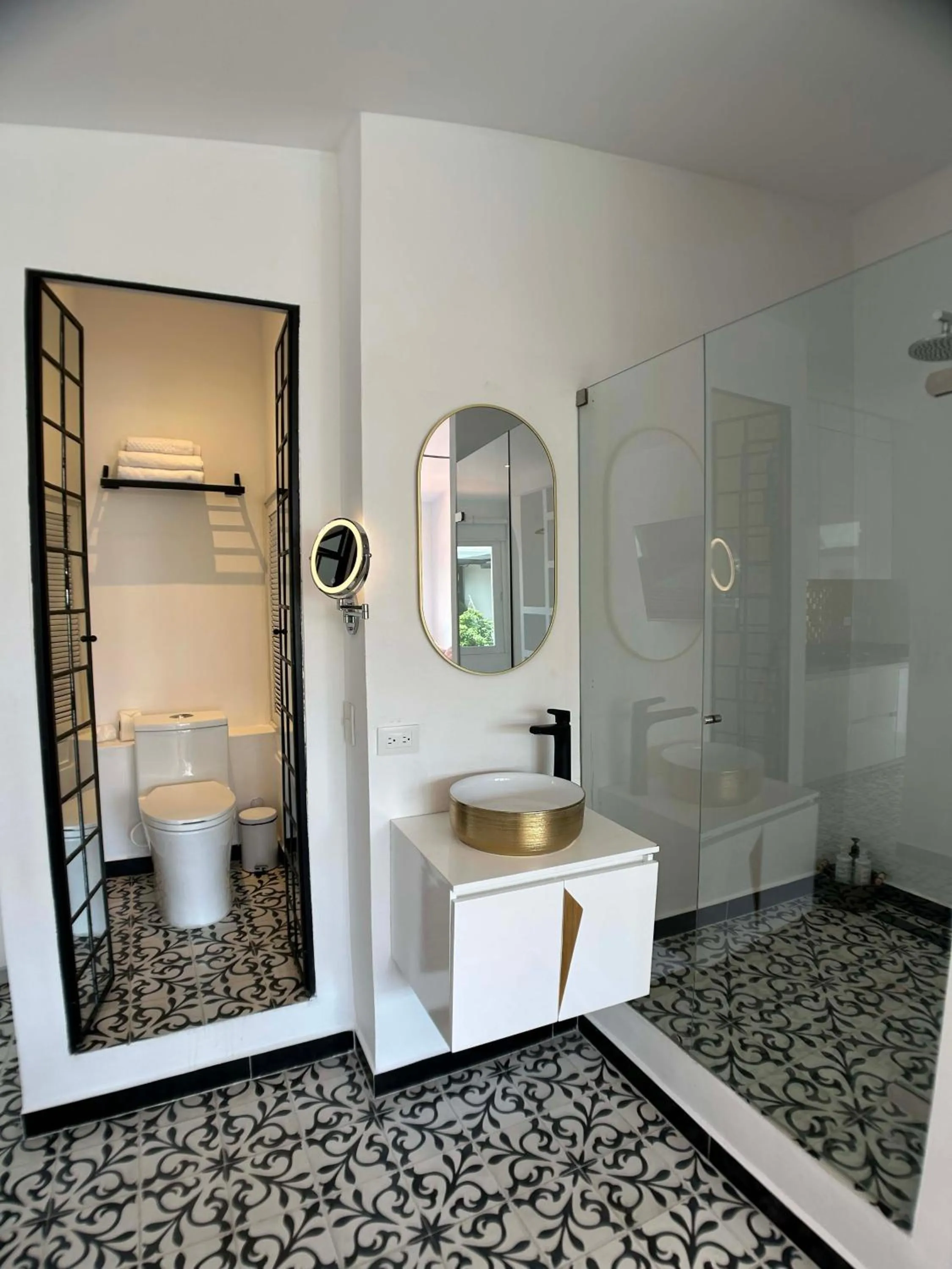 Shower in Casa Verde Boutique Hotel