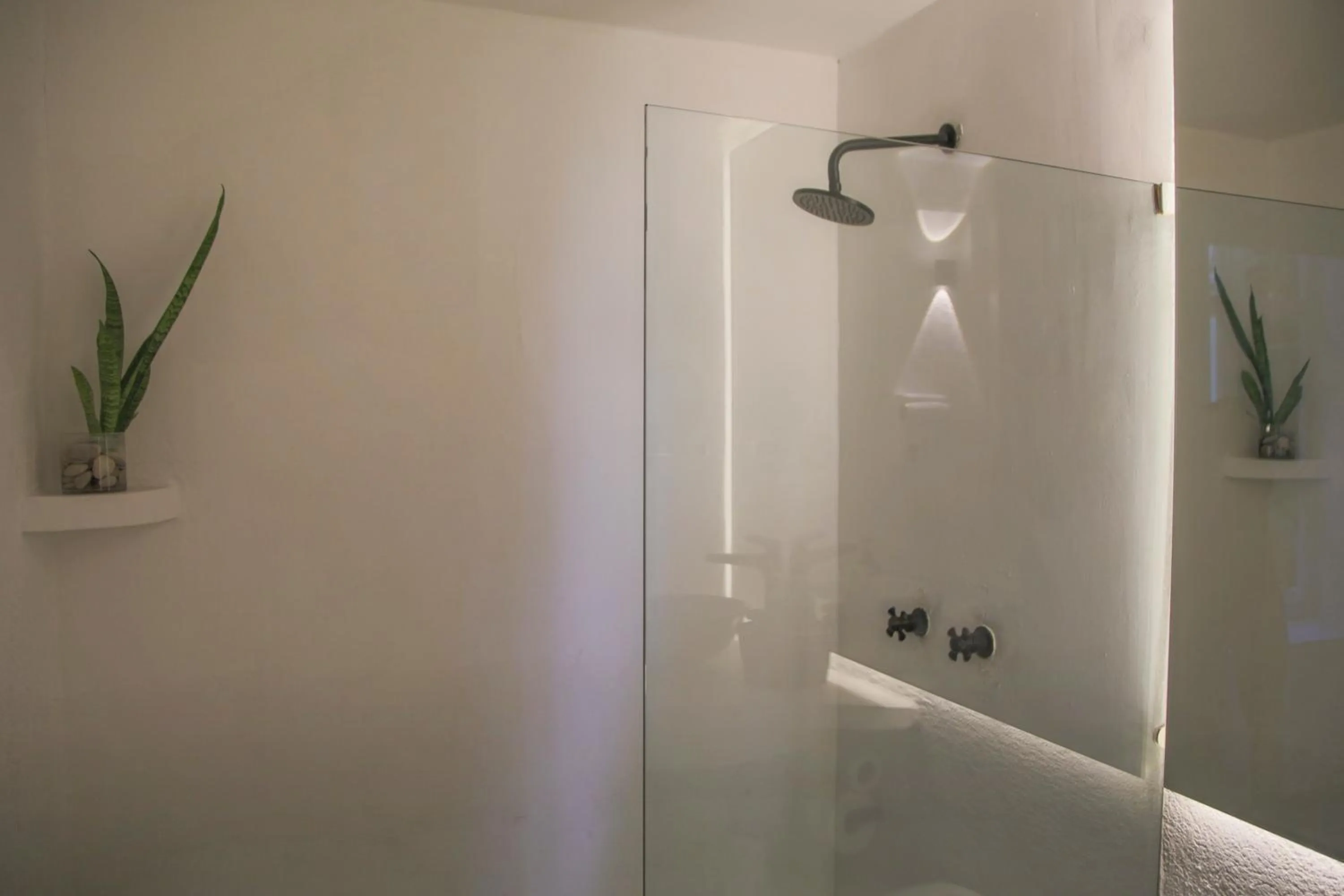 Shower in Casa Verde Boutique Hotel