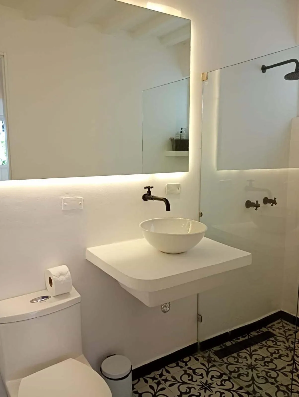 Shower in Casa Verde Boutique Hotel