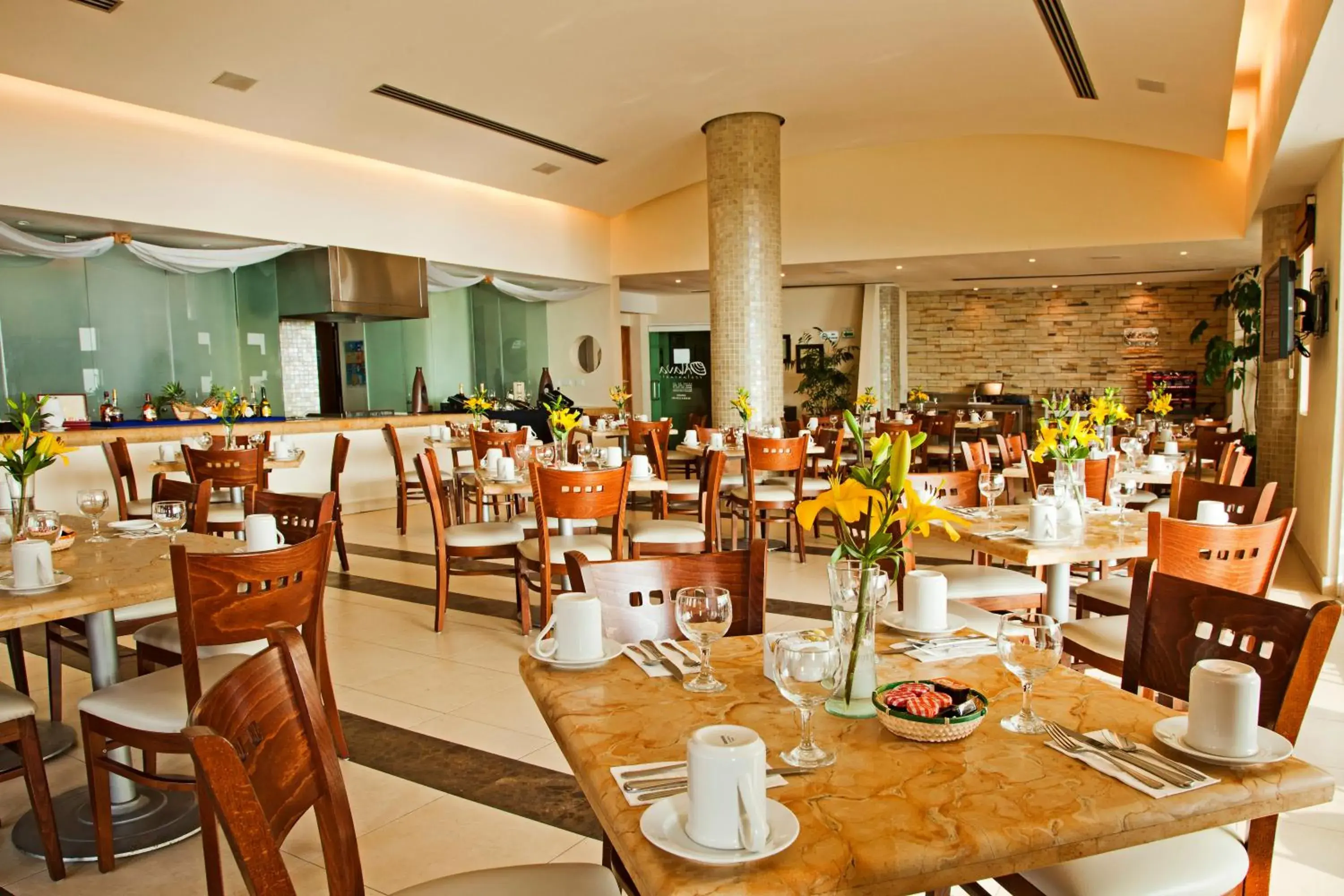 Restaurant/places to eat in Artisan Playa Esmeralda Family Beach Hotel Restaurant/places to eat in Artisan Playa Esmeralda Family Beach Hotel
