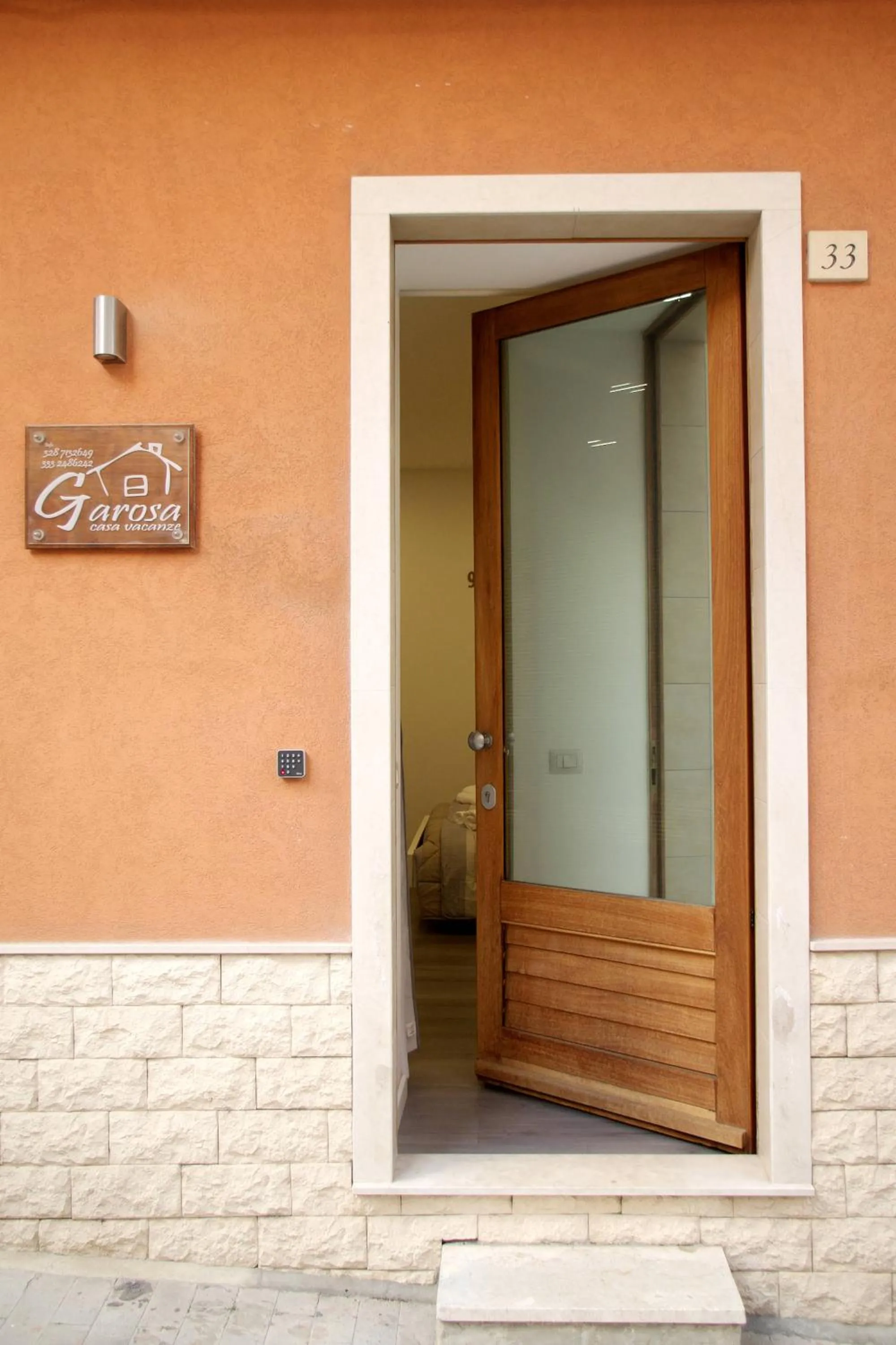 Facade/entrance in B&B Garosa