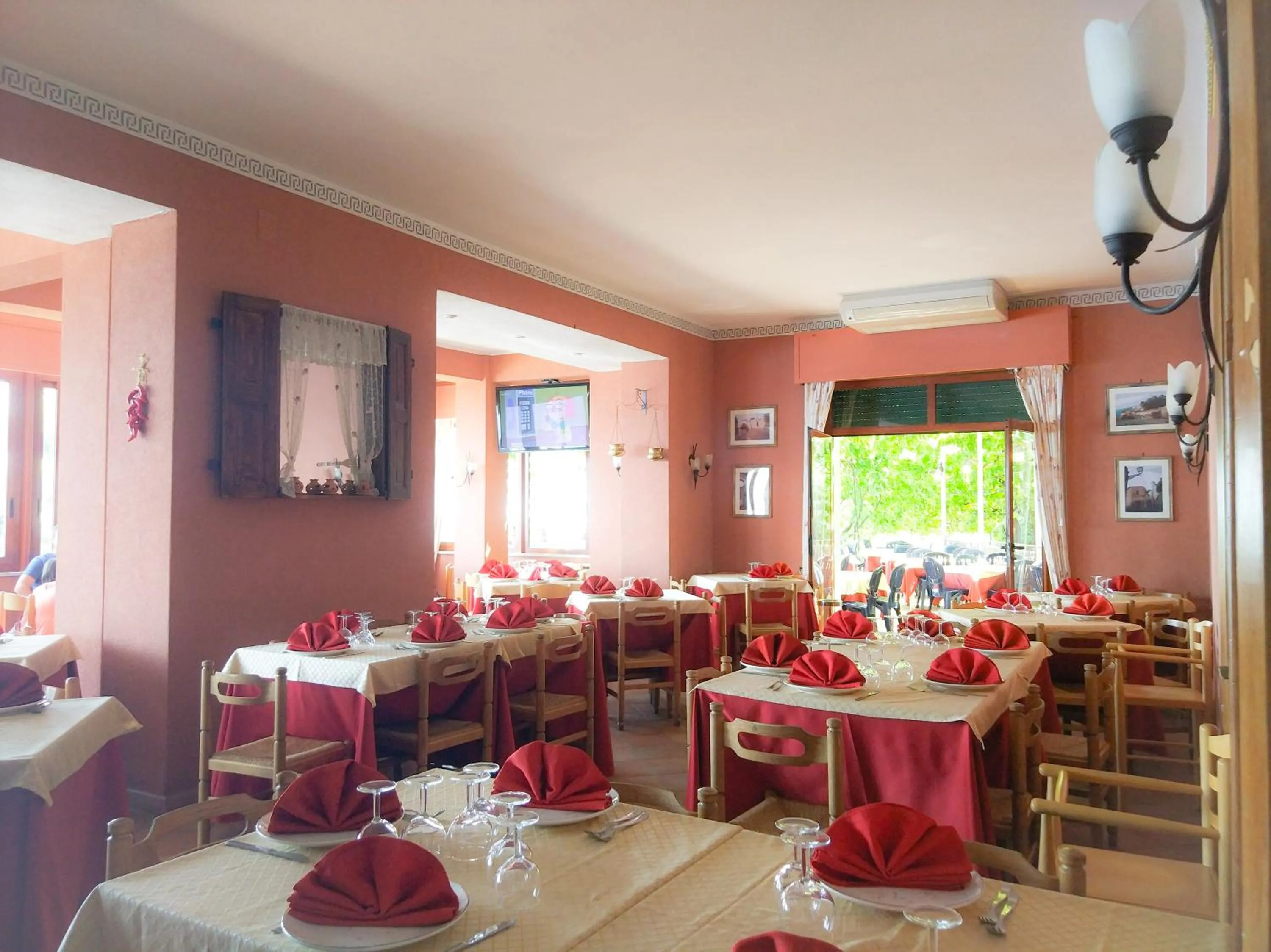 Restaurant/places to eat in Hotel Villa Souvenir