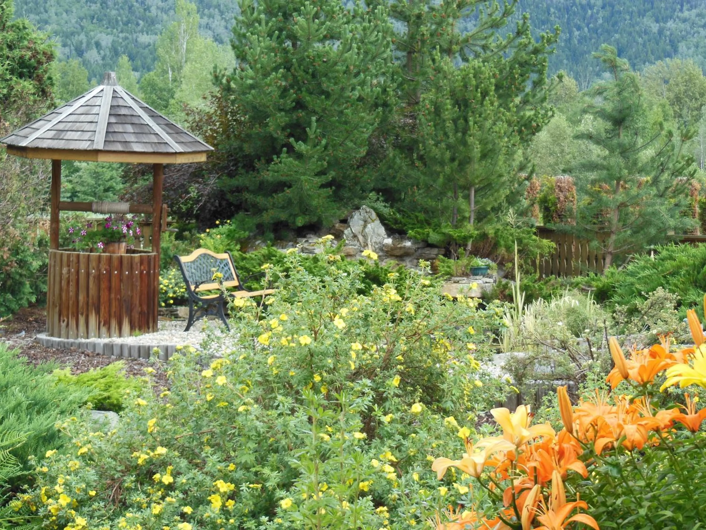 Garden in Blue Grouse Country Inn