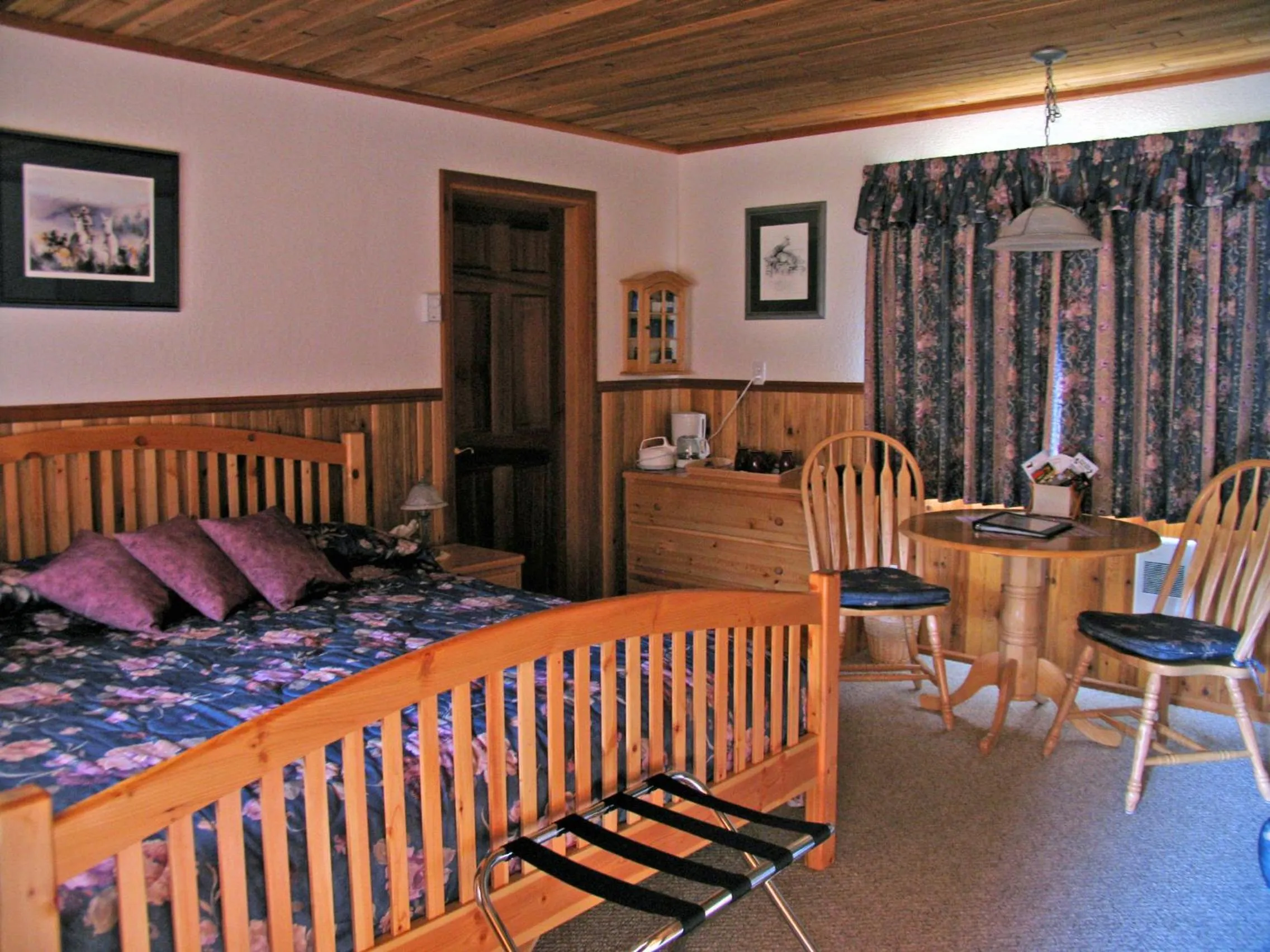 Bedroom in Blue Grouse Country Inn