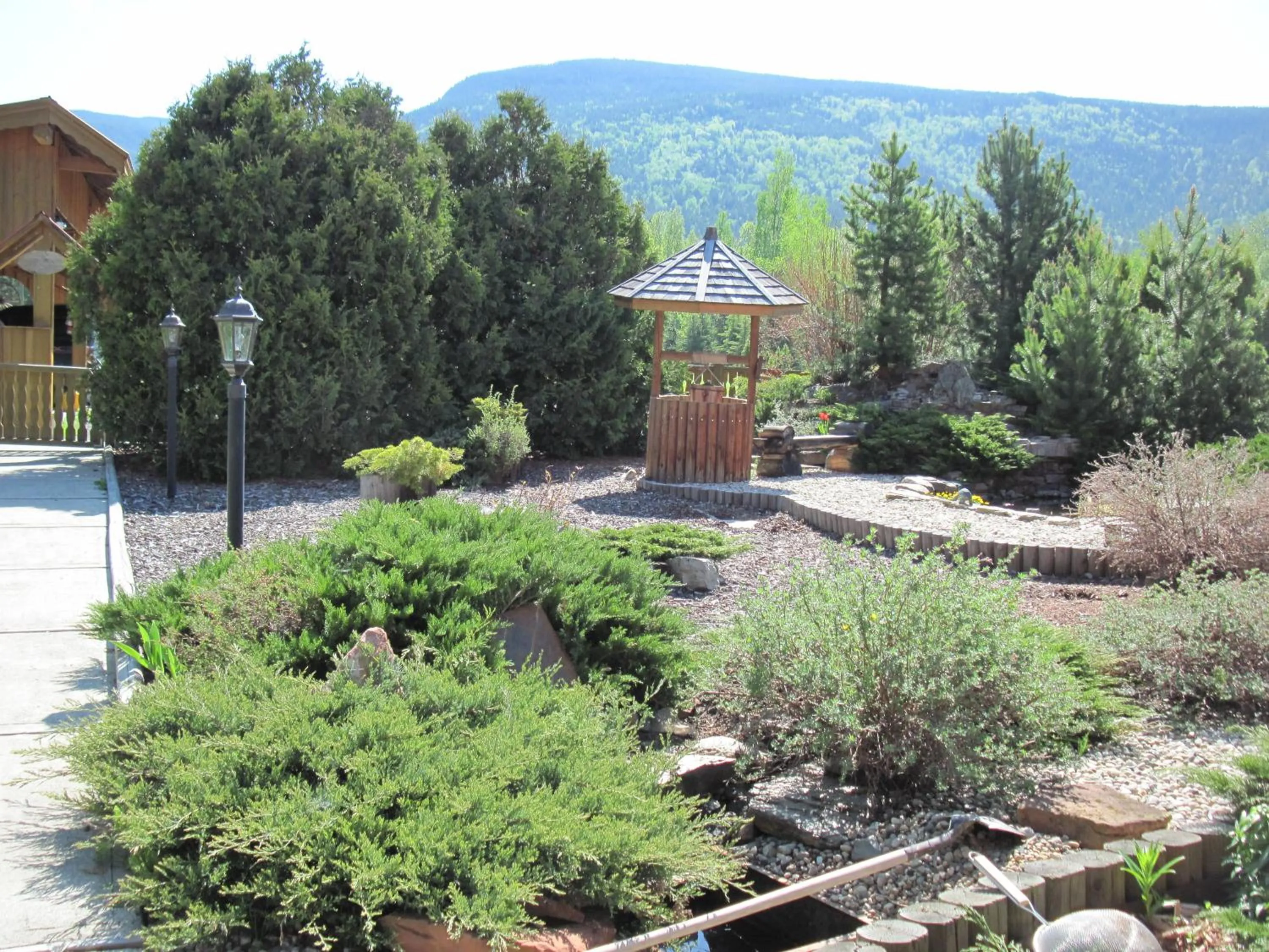 Garden in Blue Grouse Country Inn