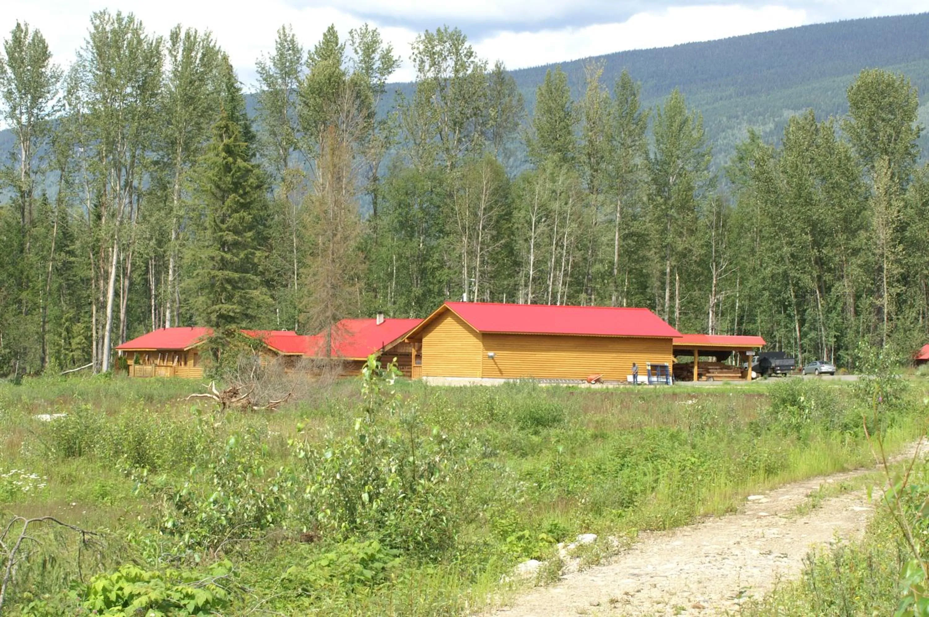 Facade/entrance in Blue Grouse Country Inn