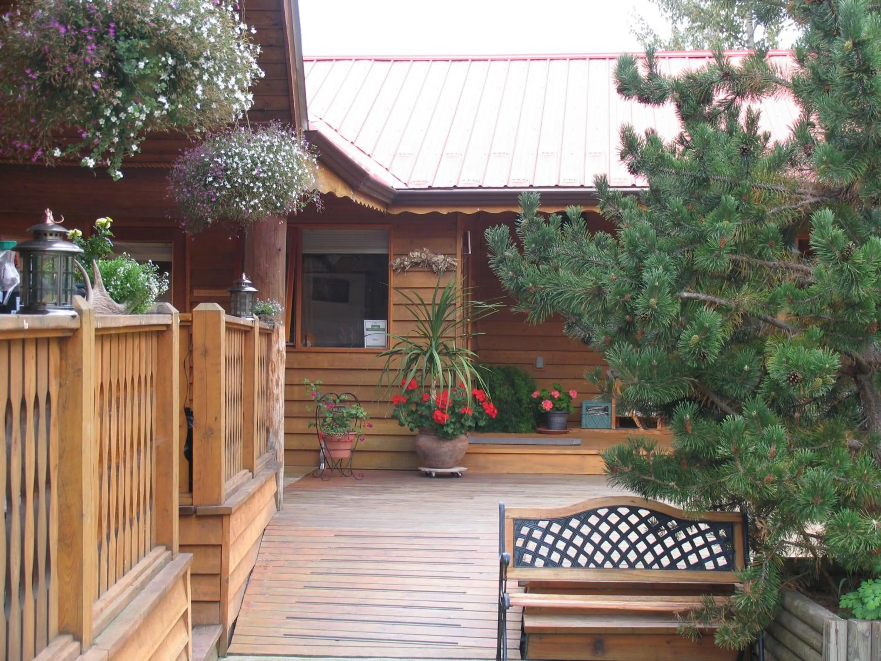 Facade/entrance in Blue Grouse Country Inn