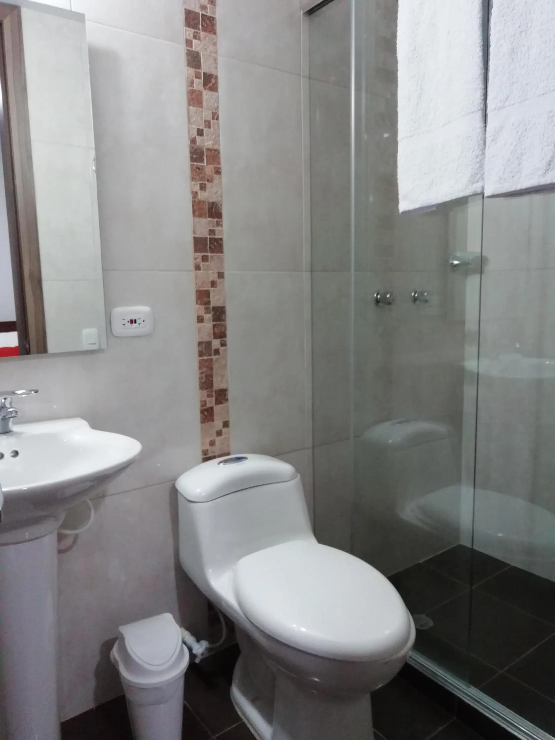 Shower in Hotel Portal de los Andes