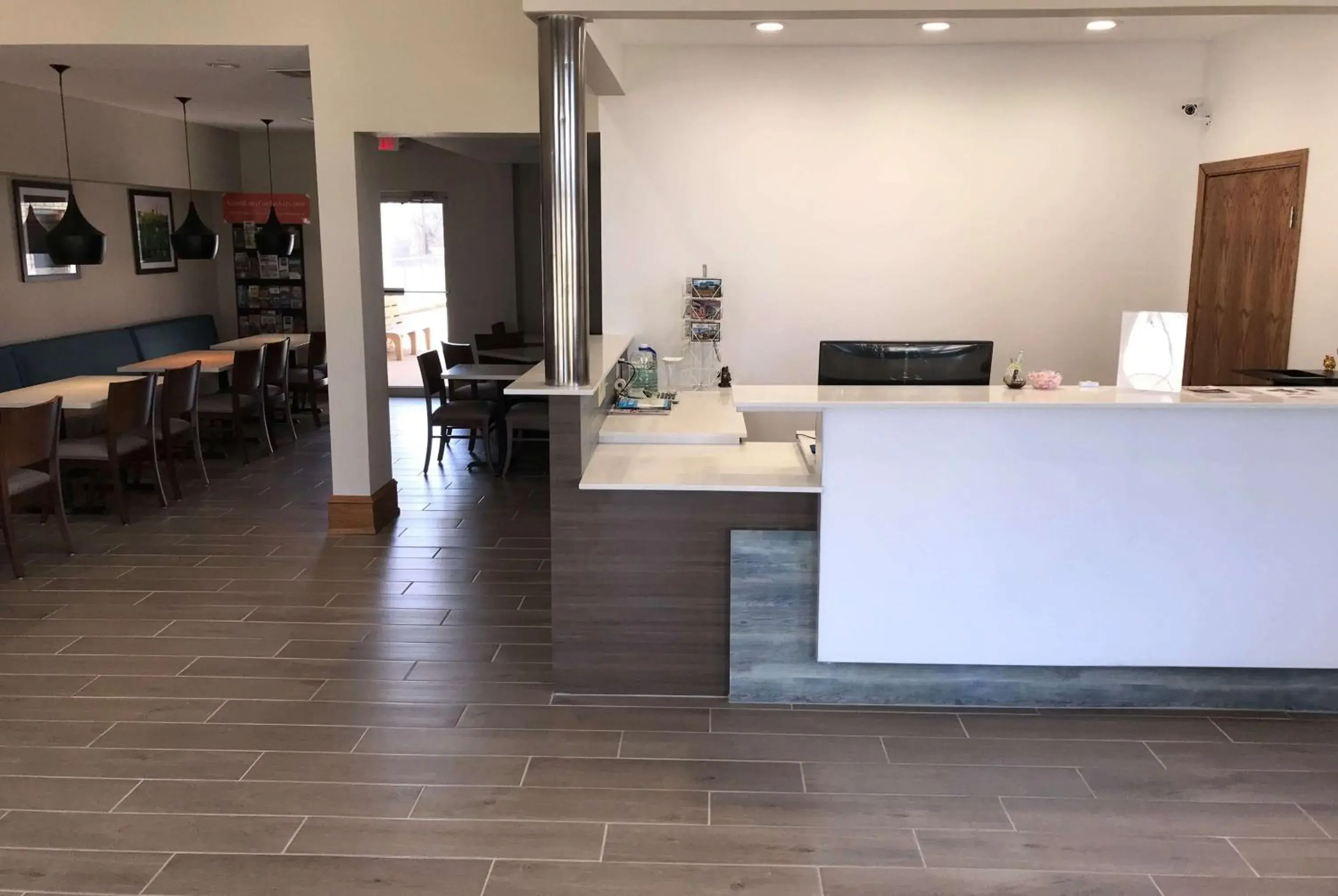 Lobby or reception in Days Inn by Wyndham Grove Lobby or reception in Days Inn by Wyndham Grove