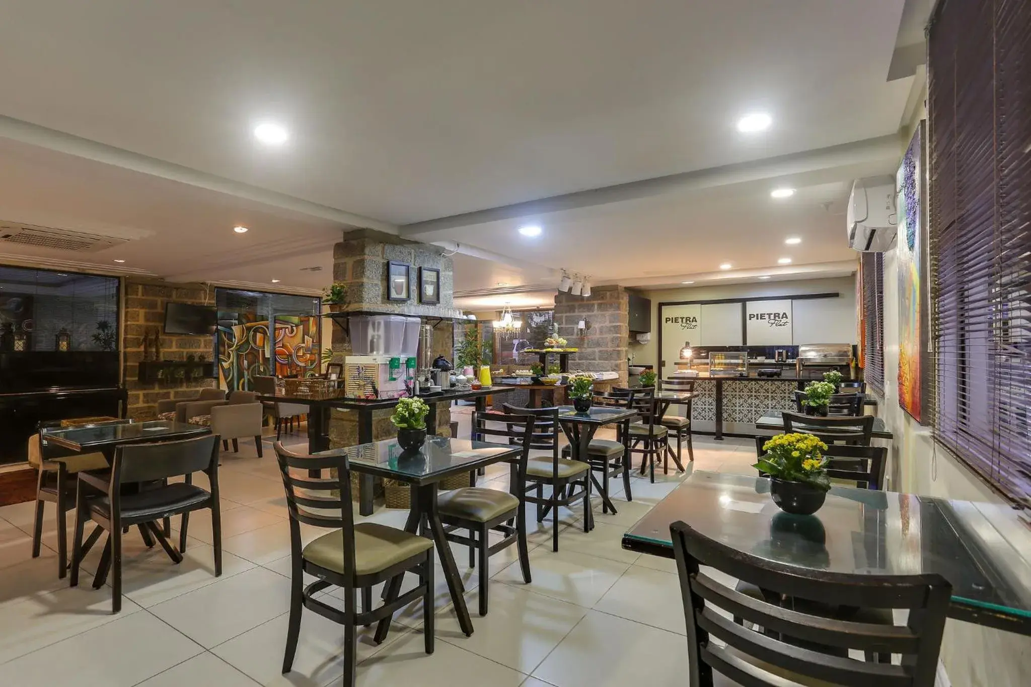 Restaurant/places to eat in Flat Pietra Restaurant/places to eat in Flat Pietra