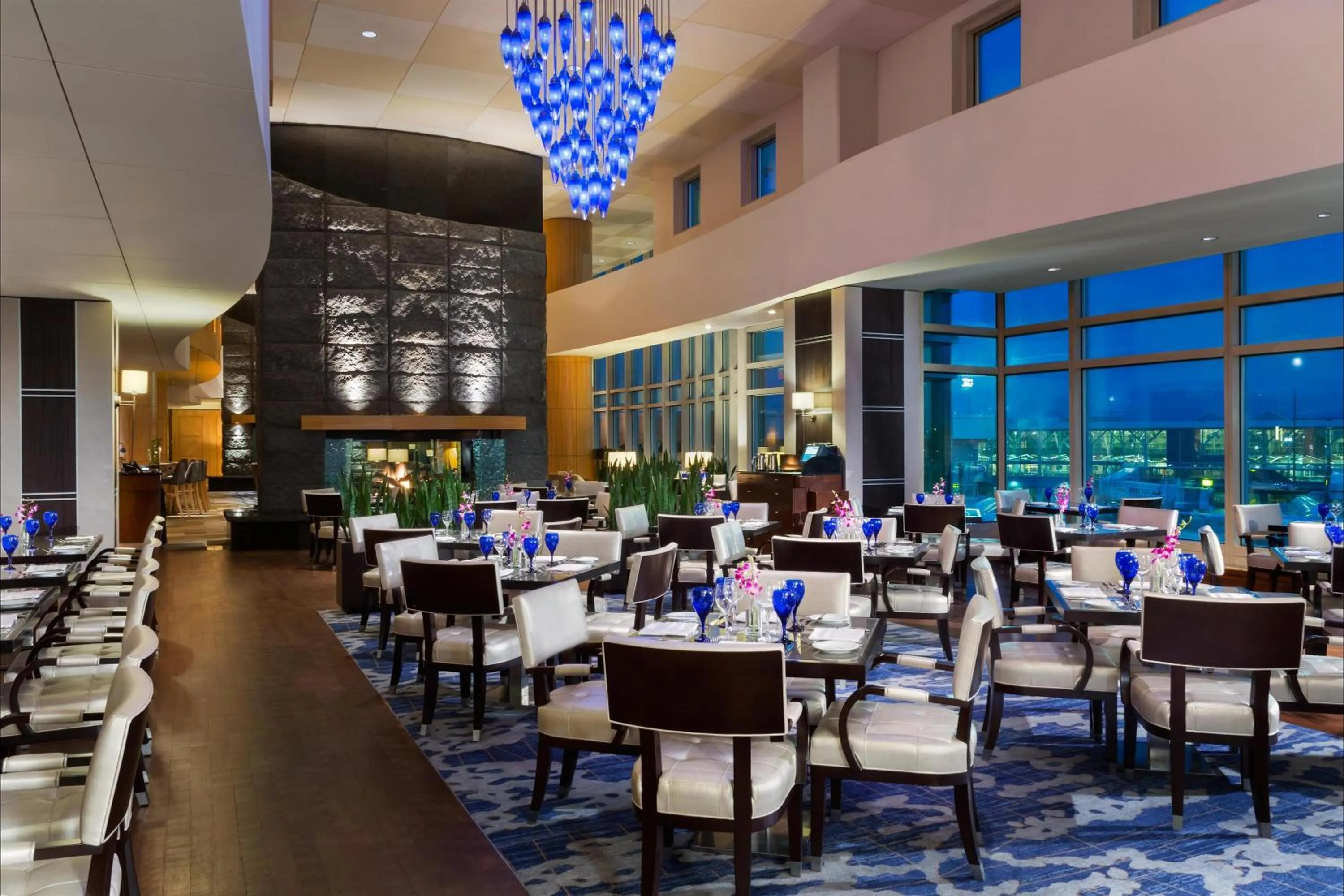 Restaurant/places to eat in Fairmont Vancouver Airport In-Terminal Hotel
