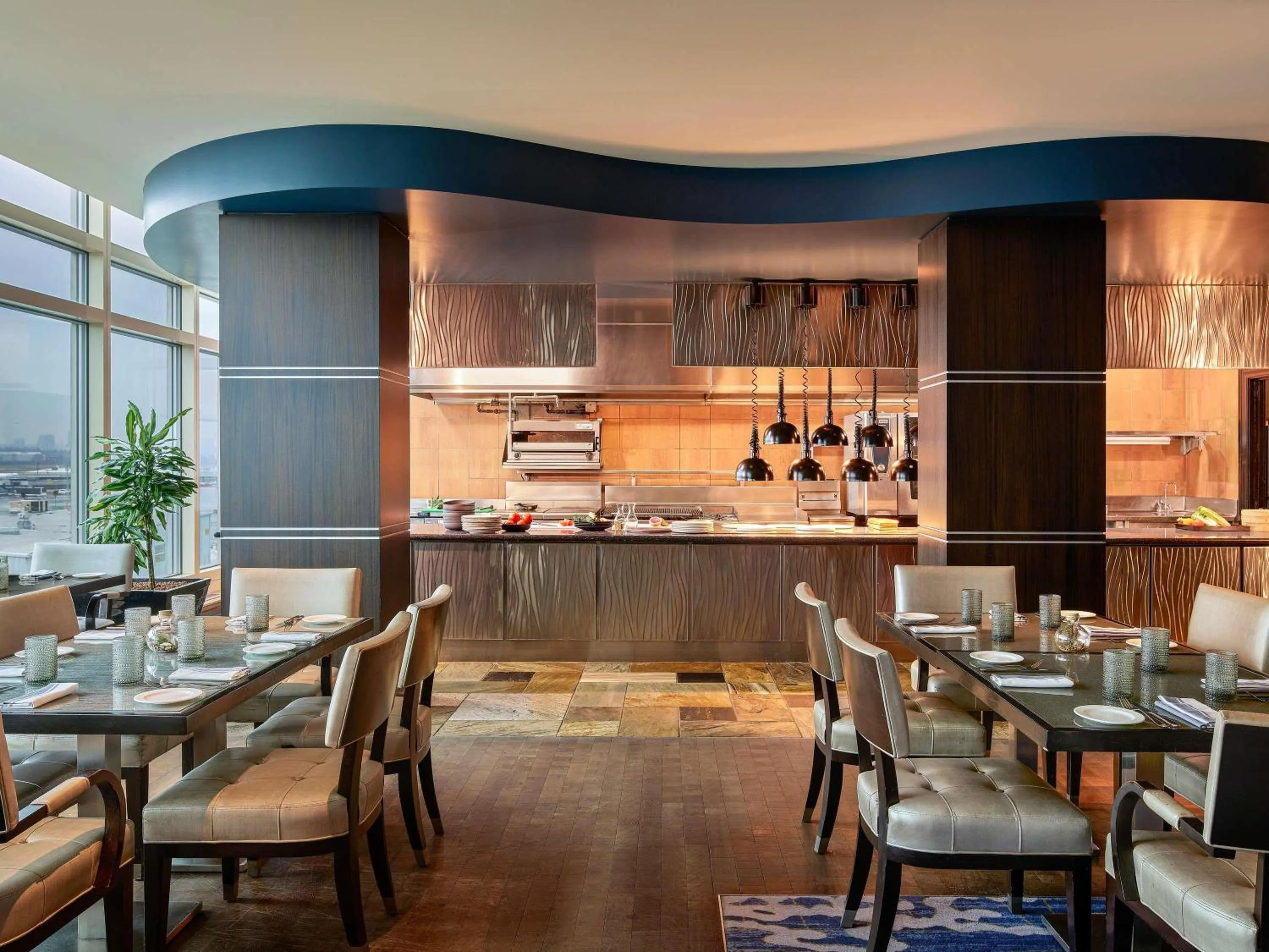 Restaurant/places to eat in Fairmont Vancouver Airport In-Terminal Hotel