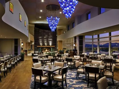 Fairmont Vancouver Airport In-Terminal Hotel