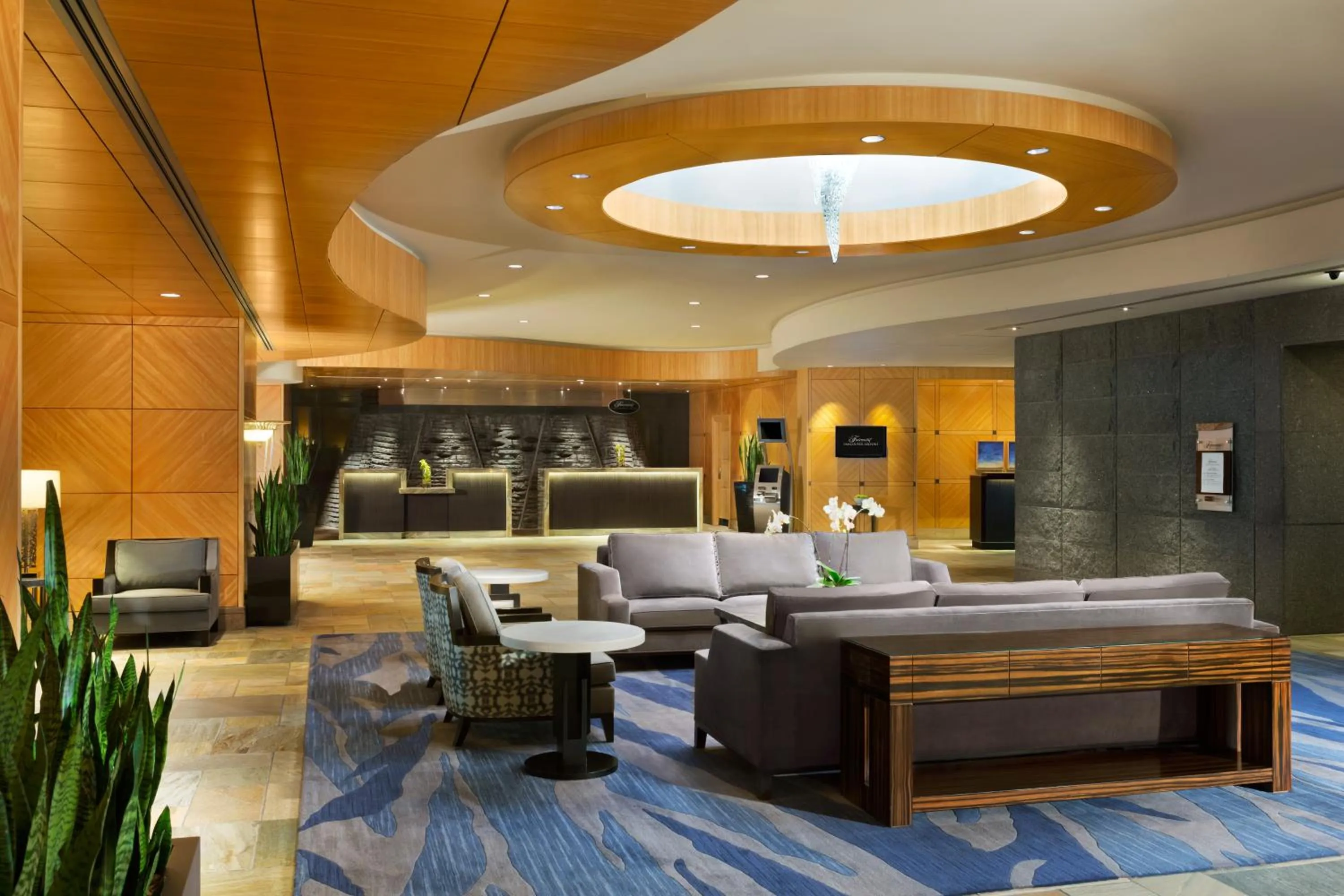 Lobby or reception in Fairmont Vancouver Airport In-Terminal Hotel