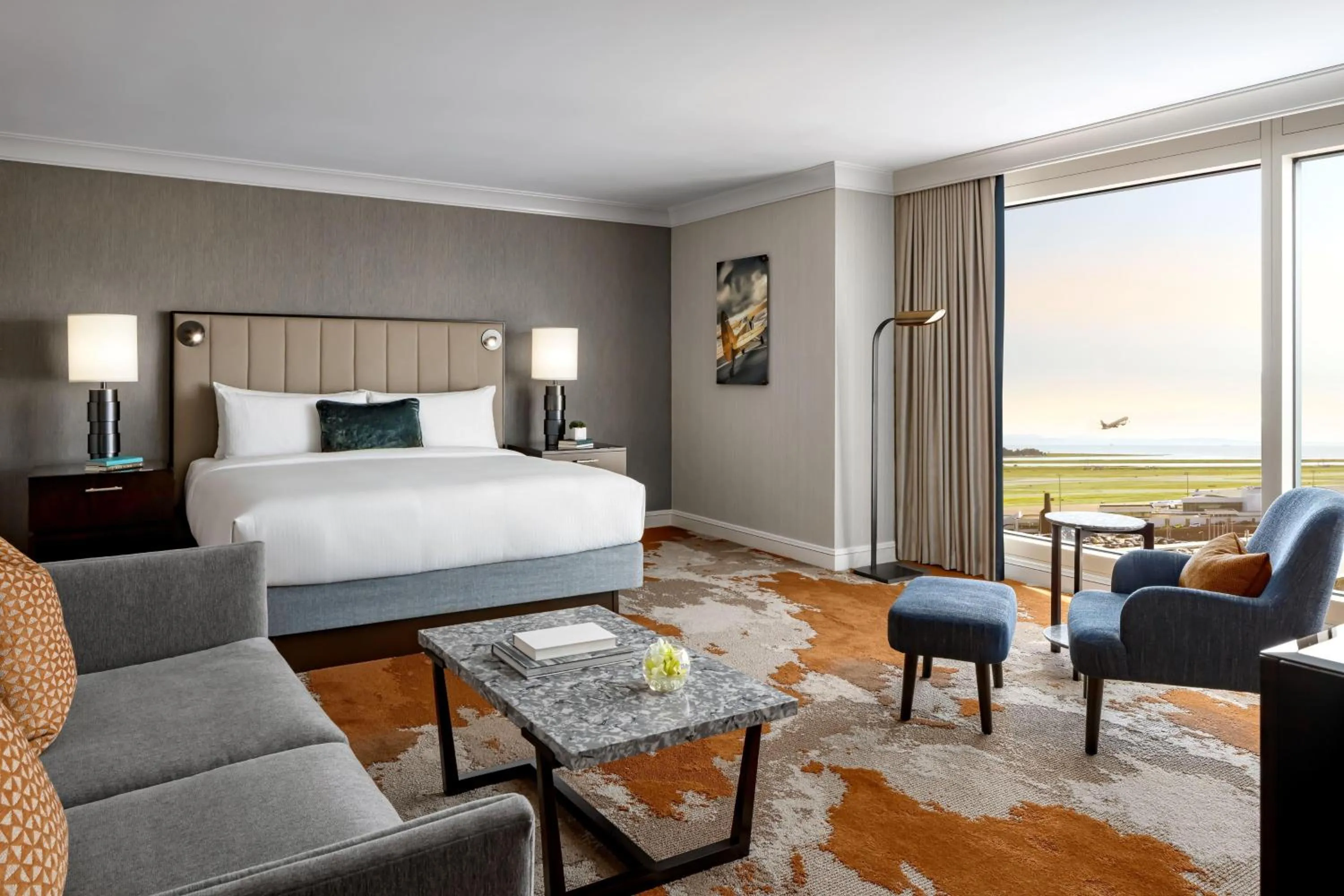 Photo of the whole room, Bed in Fairmont Vancouver Airport In-Terminal Hotel