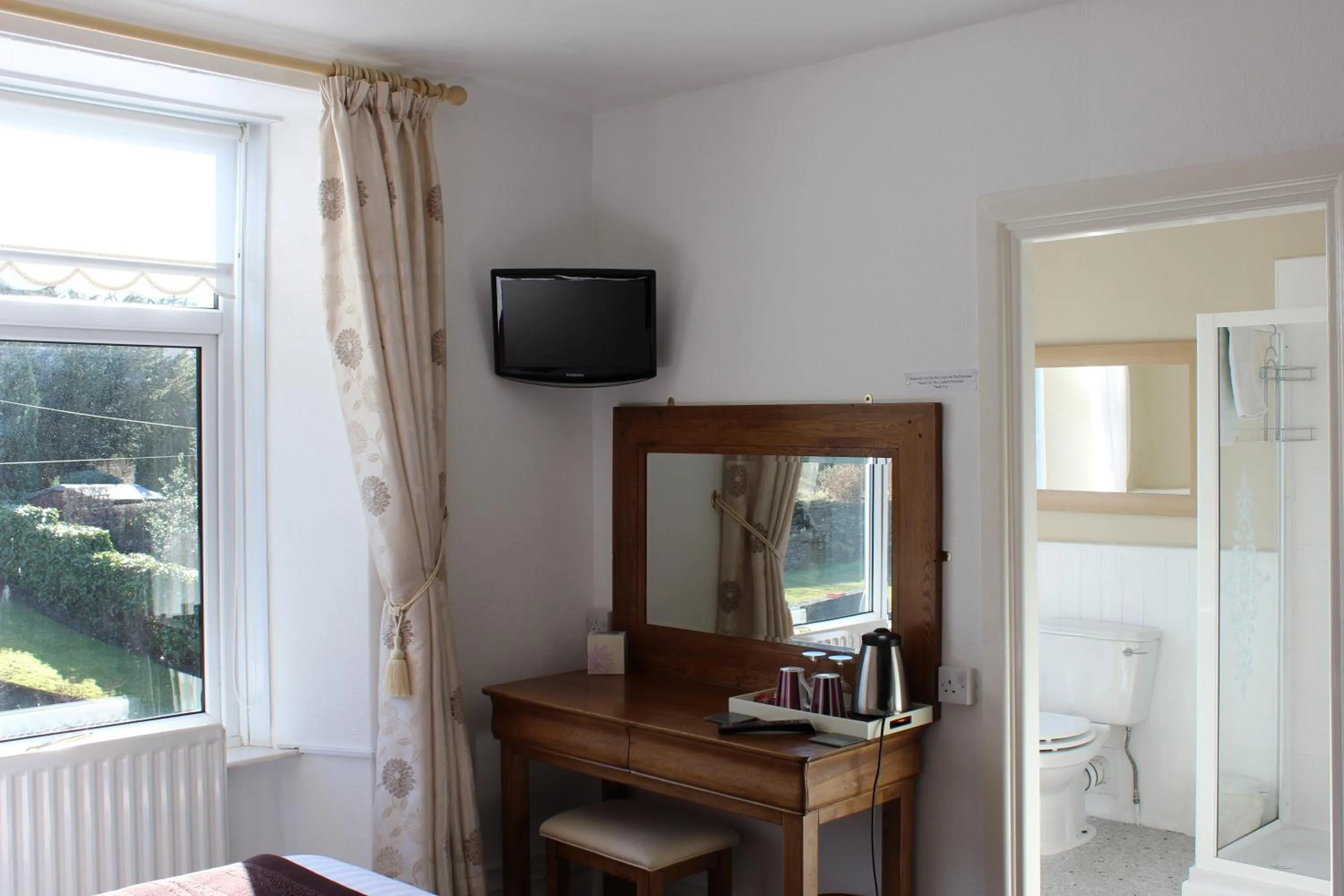 Bedroom in Invergarry Room Only Guest House For Adults