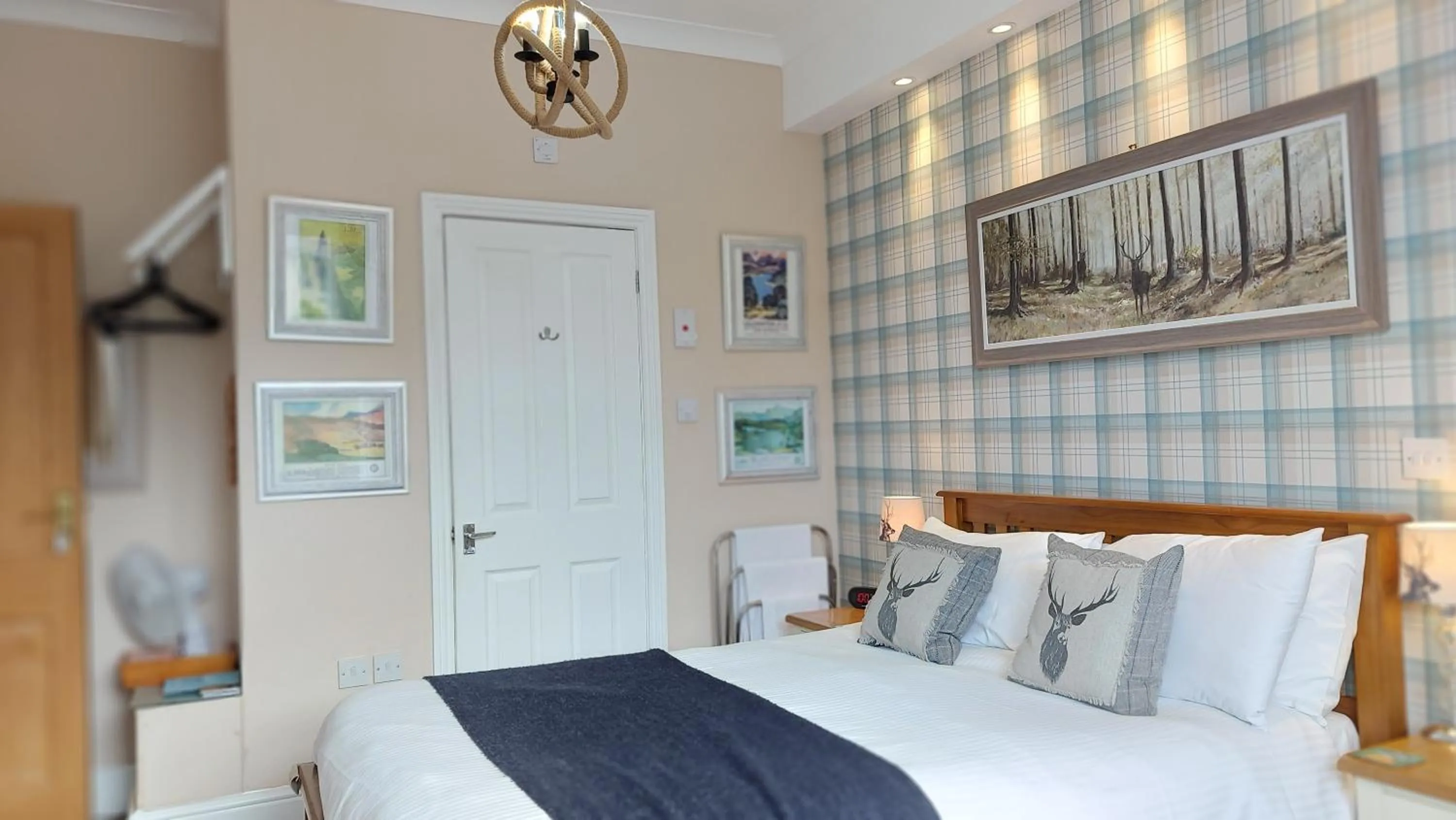 Bedroom, Bed in Invergarry Room Only Guest House For Adults