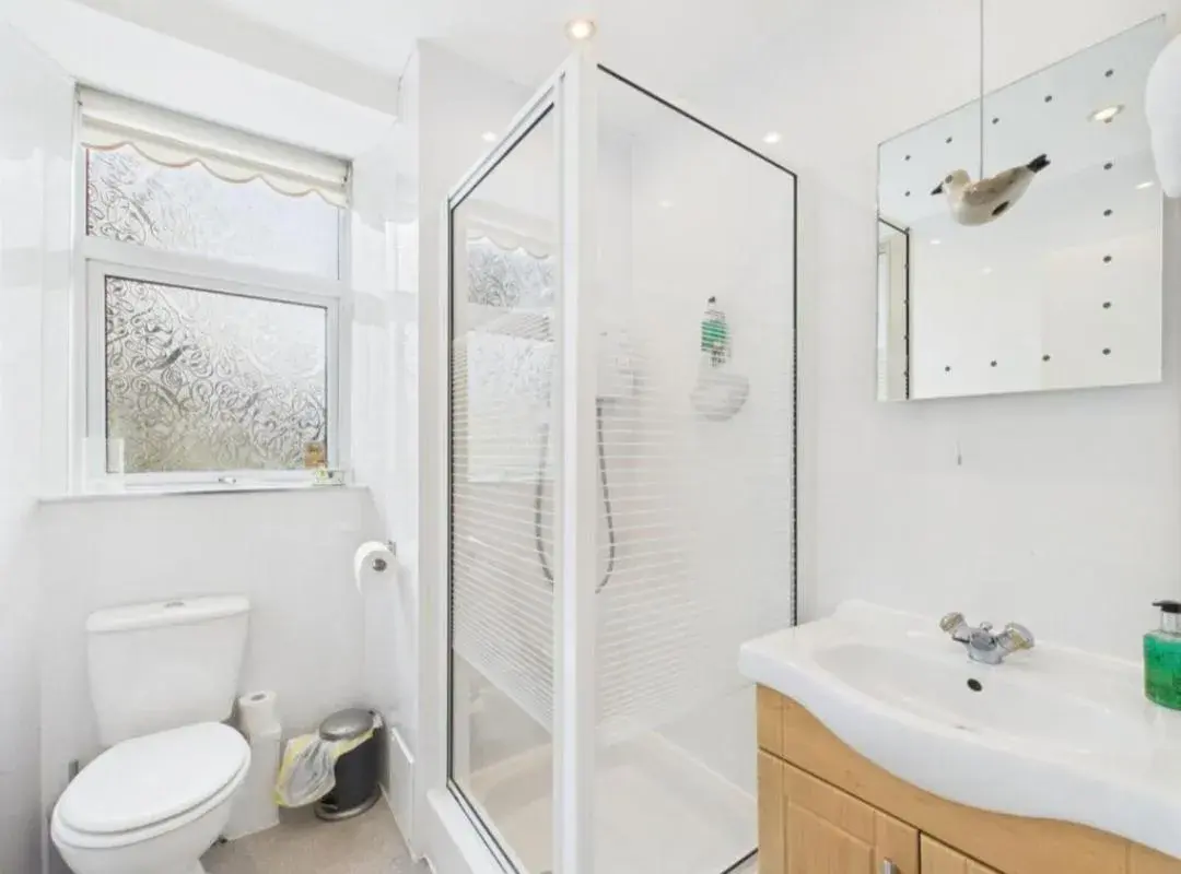 Classic Triple Room in Invergarry Room Only Guest House For Adults Classic Triple Room in Invergarry Room Only Guest House For Adults