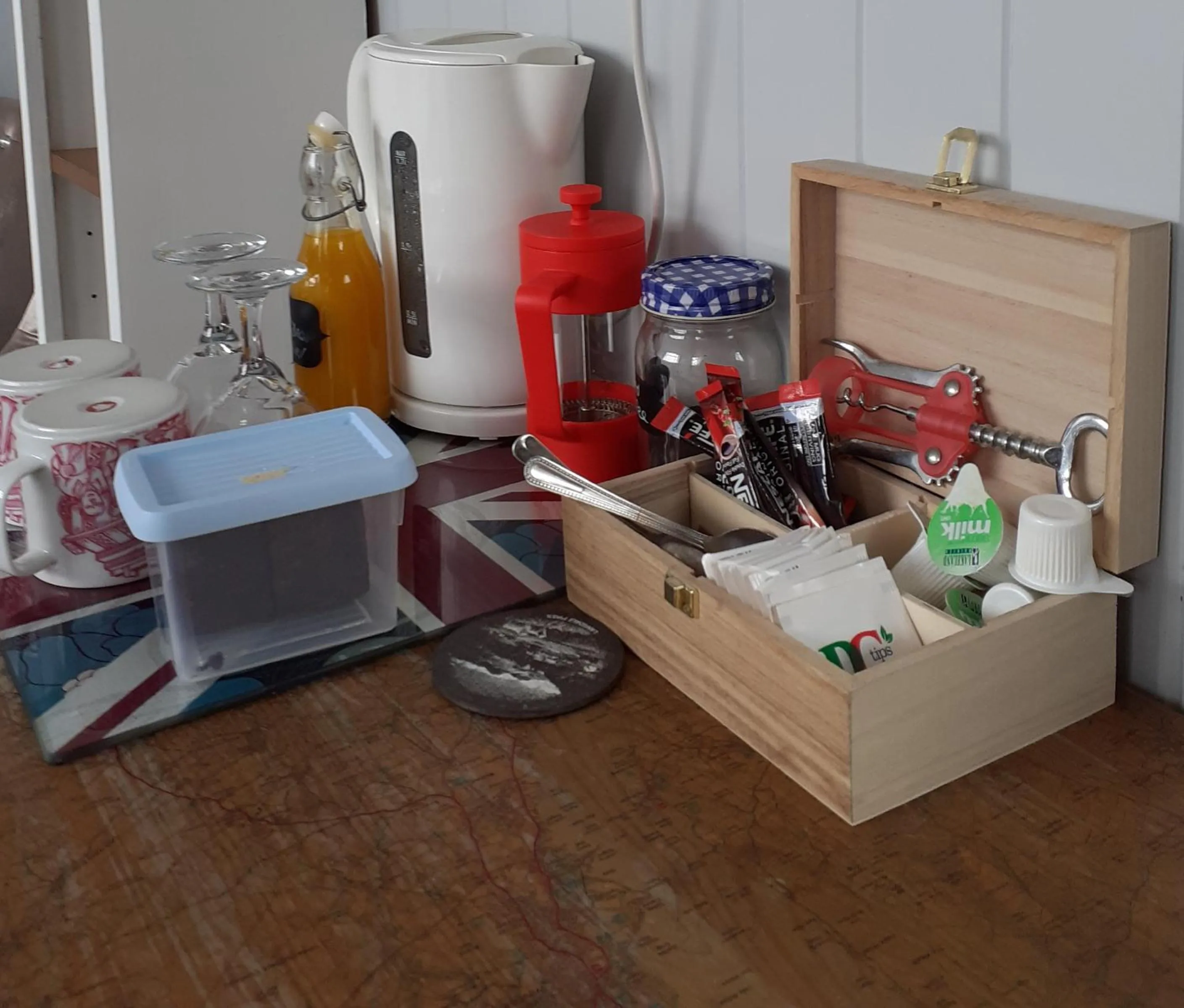 Food and drinks in Invergarry Room Only Guest House For Adults