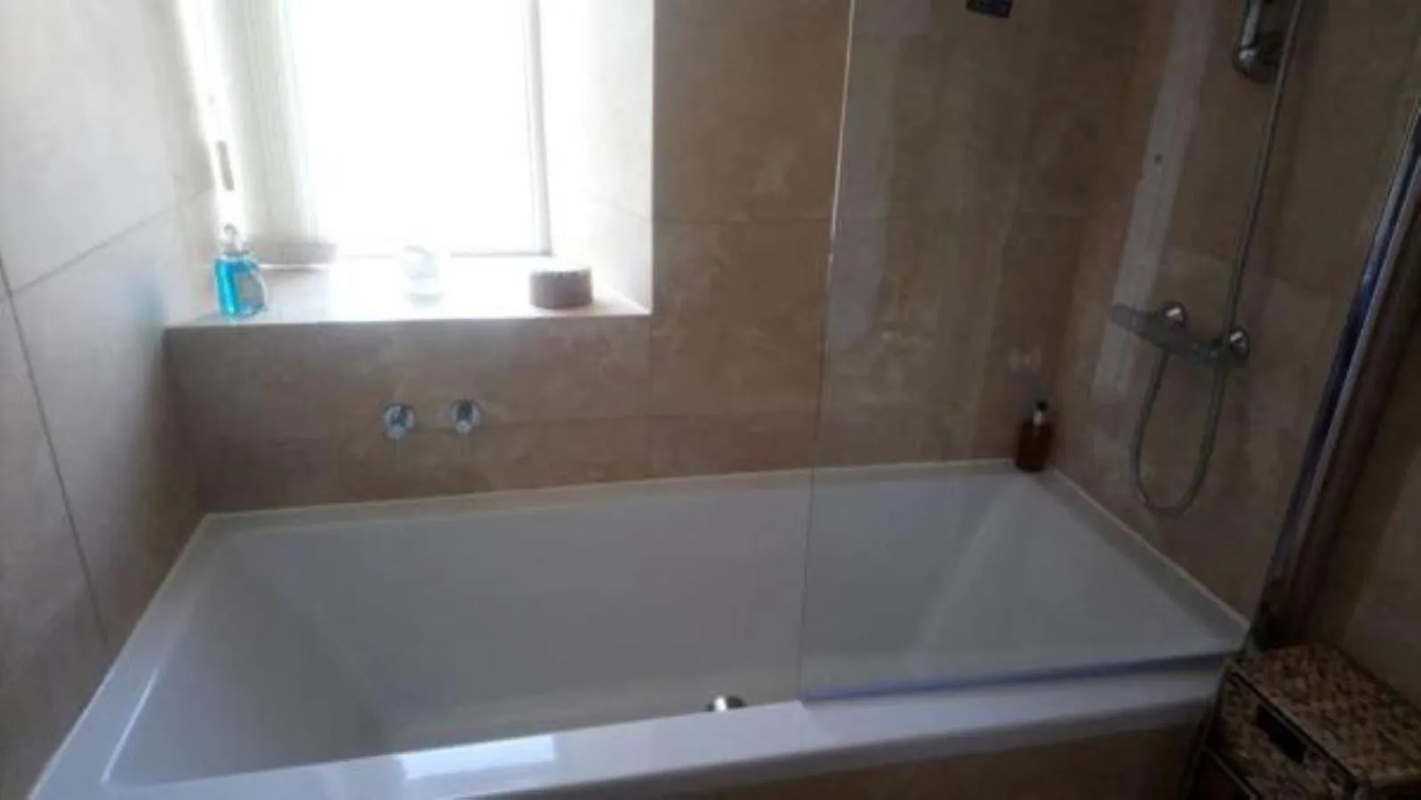 Bathroom in Invergarry Room Only Guest House For Adults