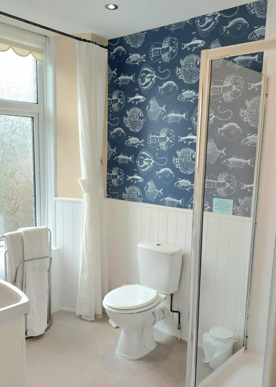 Bathroom in Invergarry Room Only Guest House For Adults