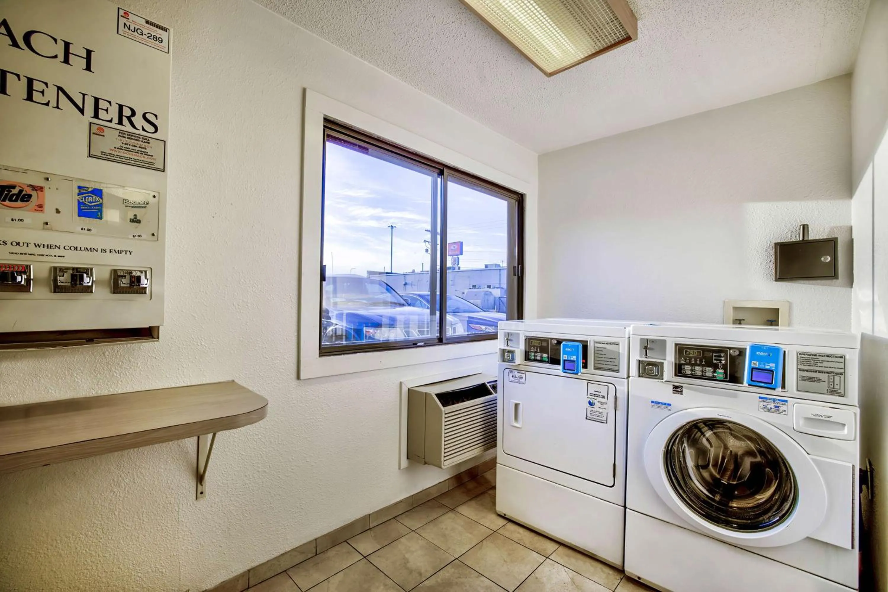 Property building in Motel 6-Duluth, MN