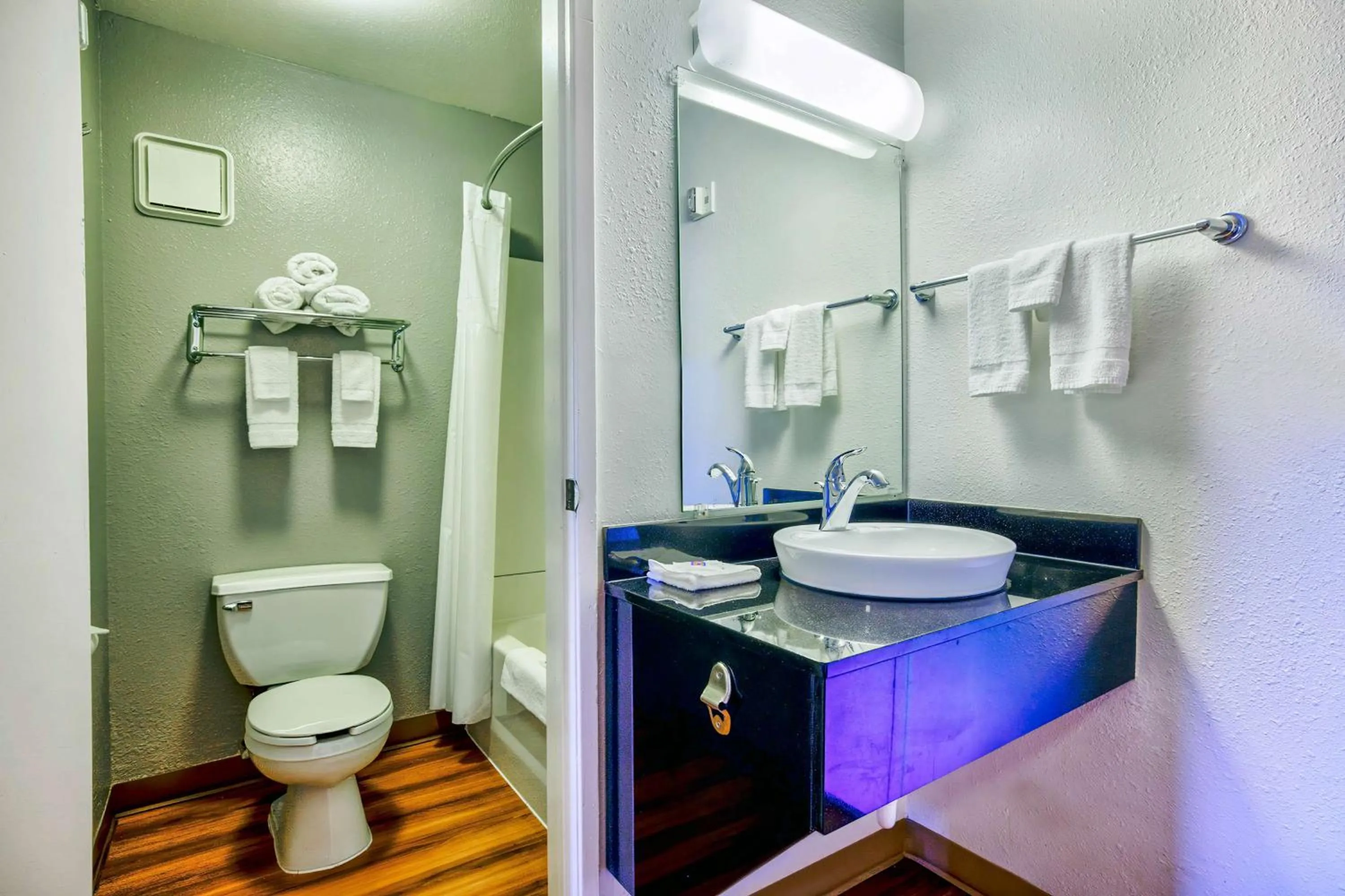 Bathroom in Motel 6-Duluth, MN