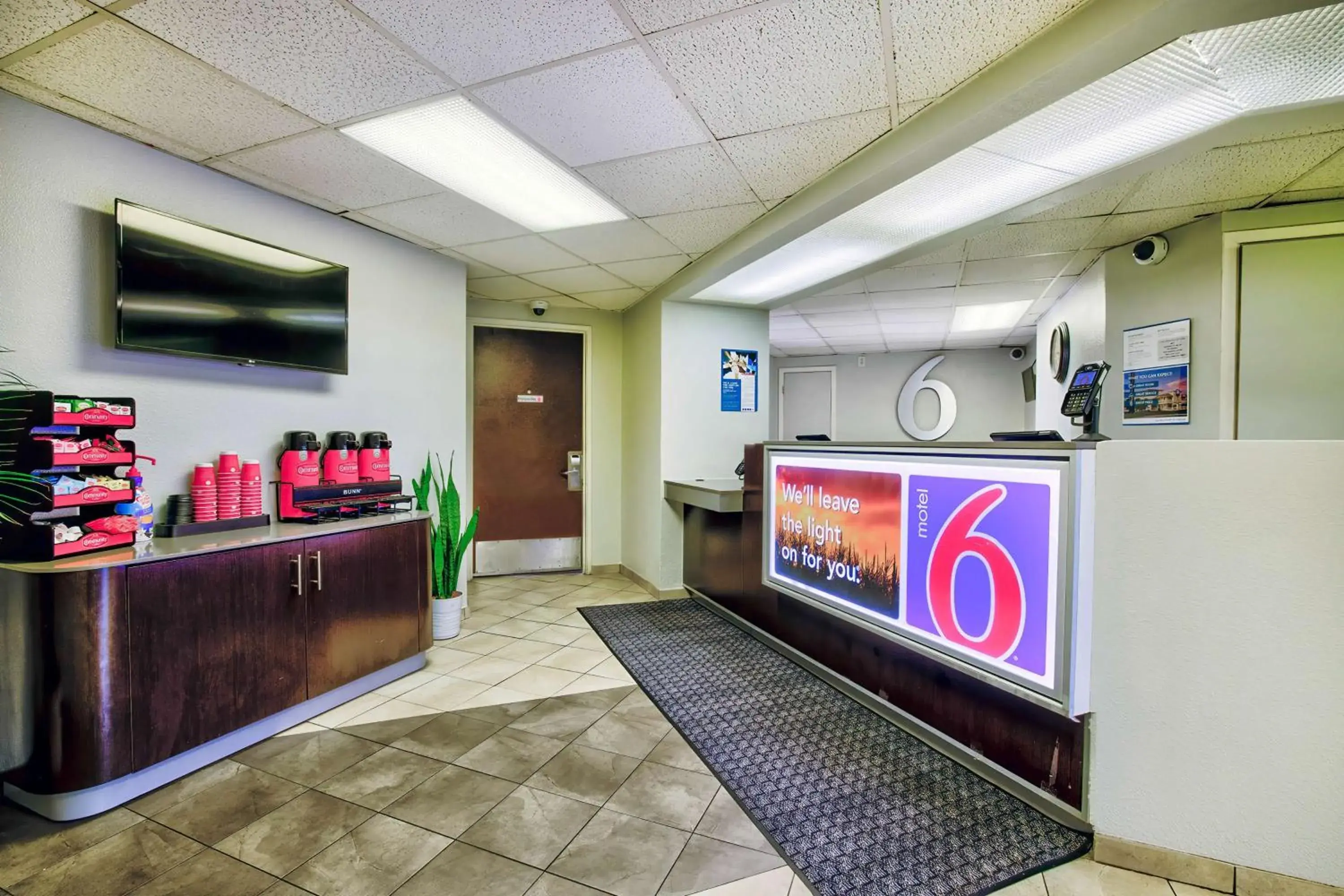 Lobby or reception in Motel 6-Duluth, MN Lobby or reception in Motel 6-Duluth, MN