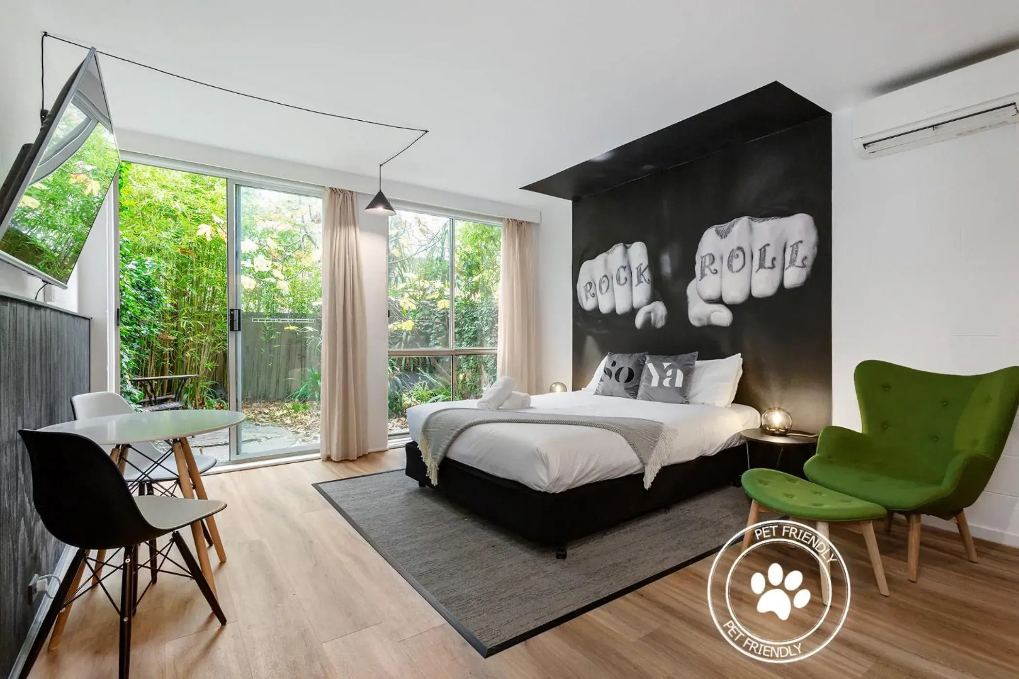 Deluxe Queen Studio - Pet Friendly in SoYa on Davis Apartment Hotel Deluxe Queen Studio - Pet Friendly in SoYa on Davis Apartment Hotel