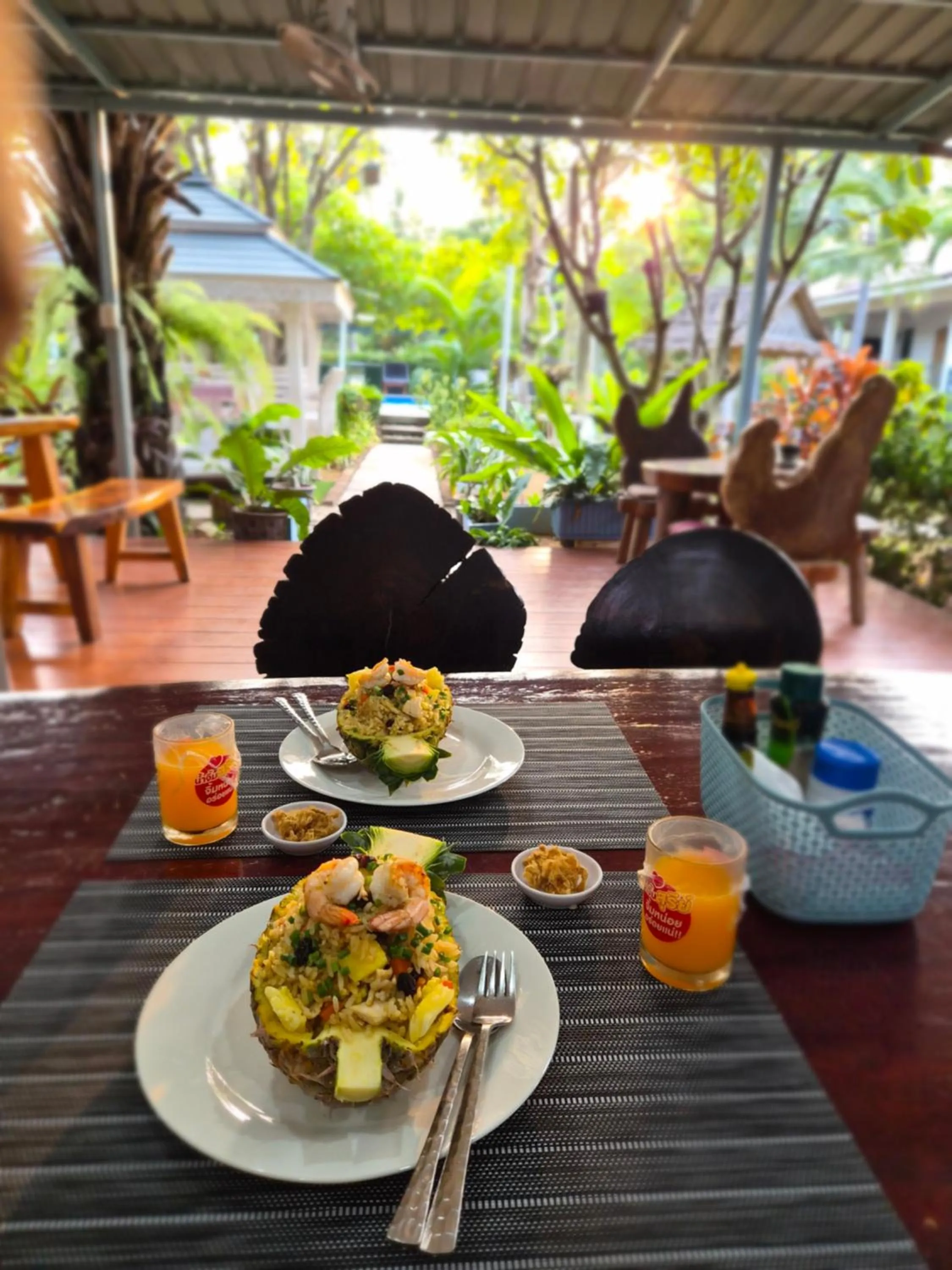 Restaurant/places to eat in Happy Mind Resort