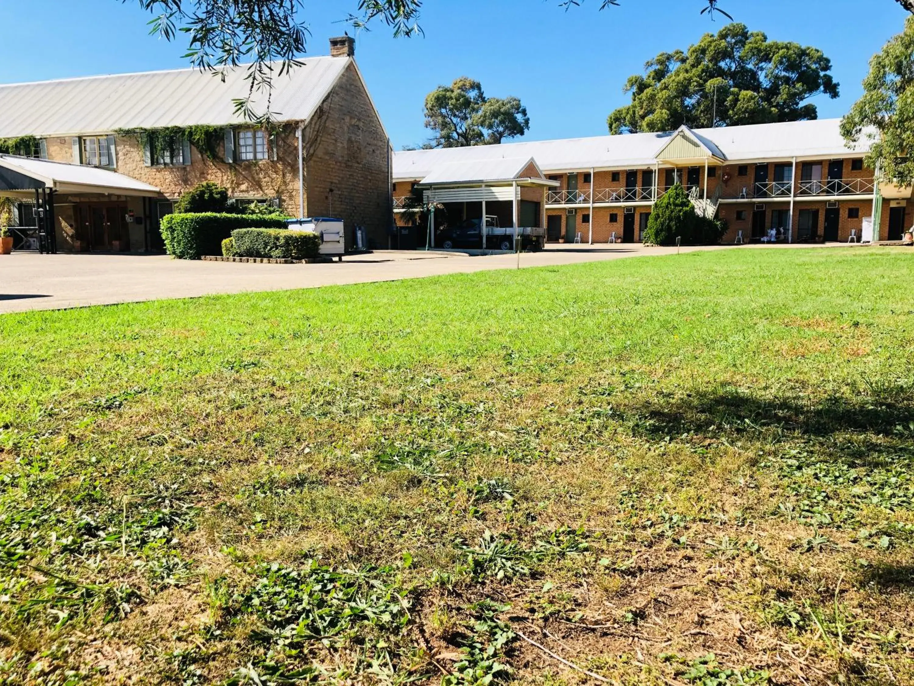 Property Building in Campbelltown Colonial Motor Inn