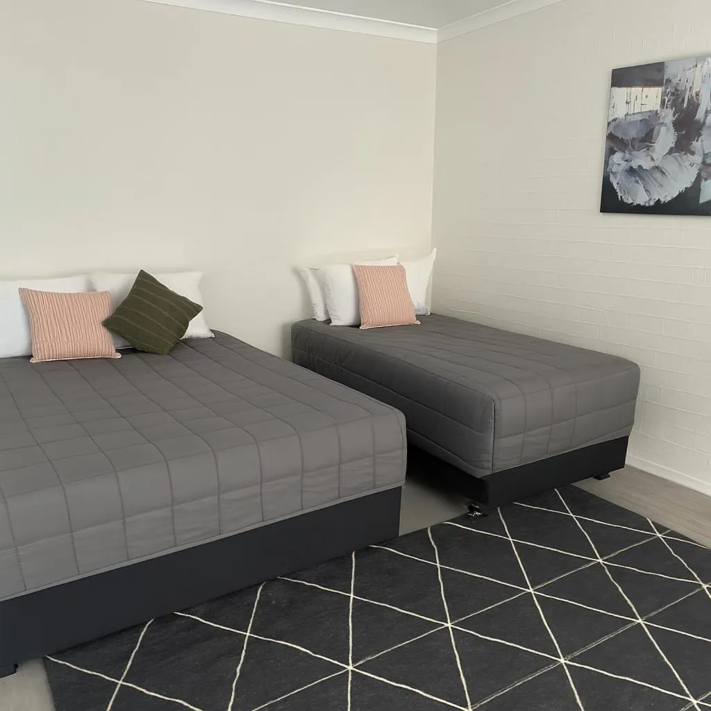 Bed in Campbelltown Colonial Motor Inn