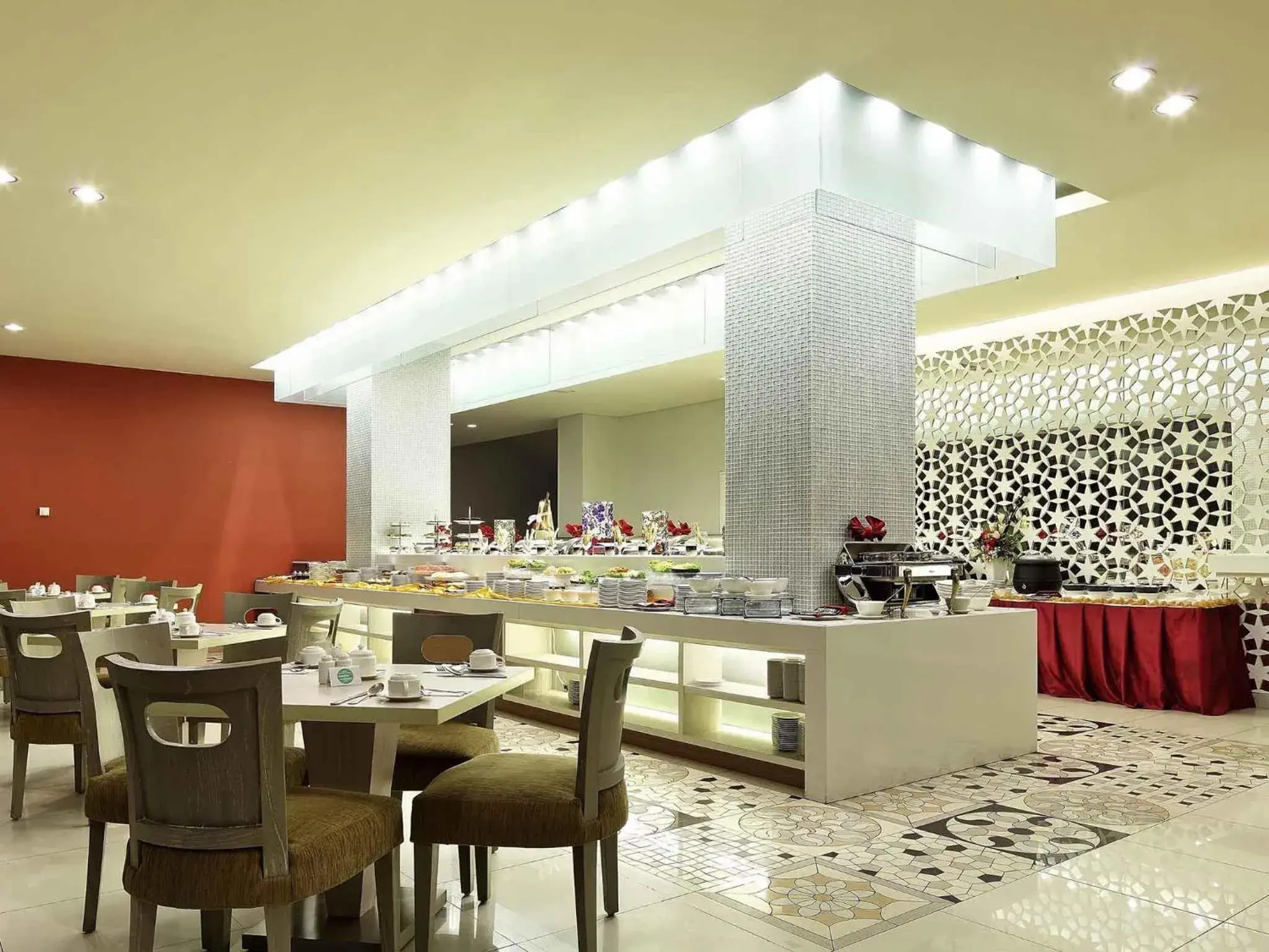 Restaurant/places to eat in Mercure Padang Restaurant/places to eat in Mercure Padang