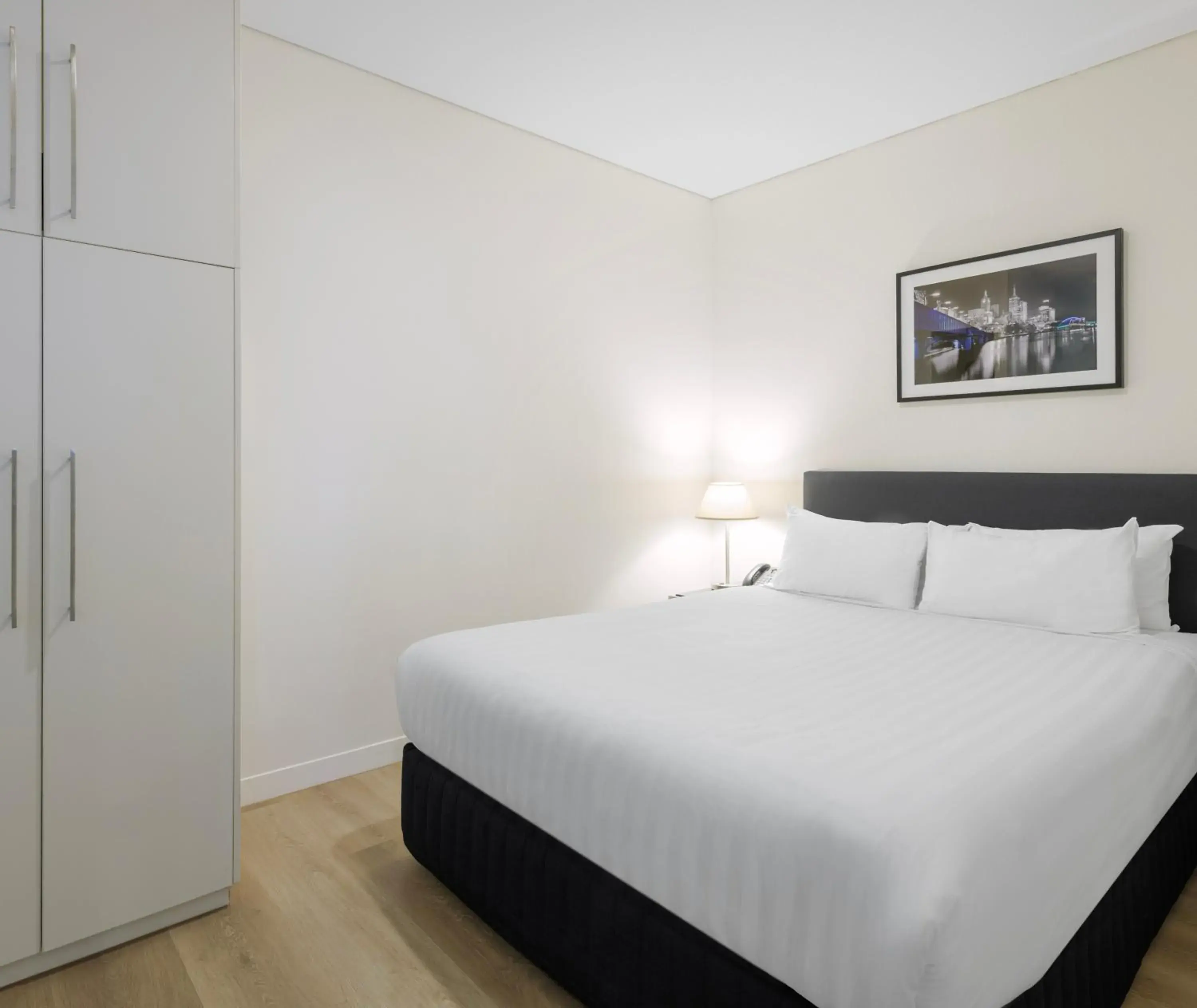 Bed in Oaks Melbourne on Collins Suites Bed in Oaks Melbourne on Collins Suites