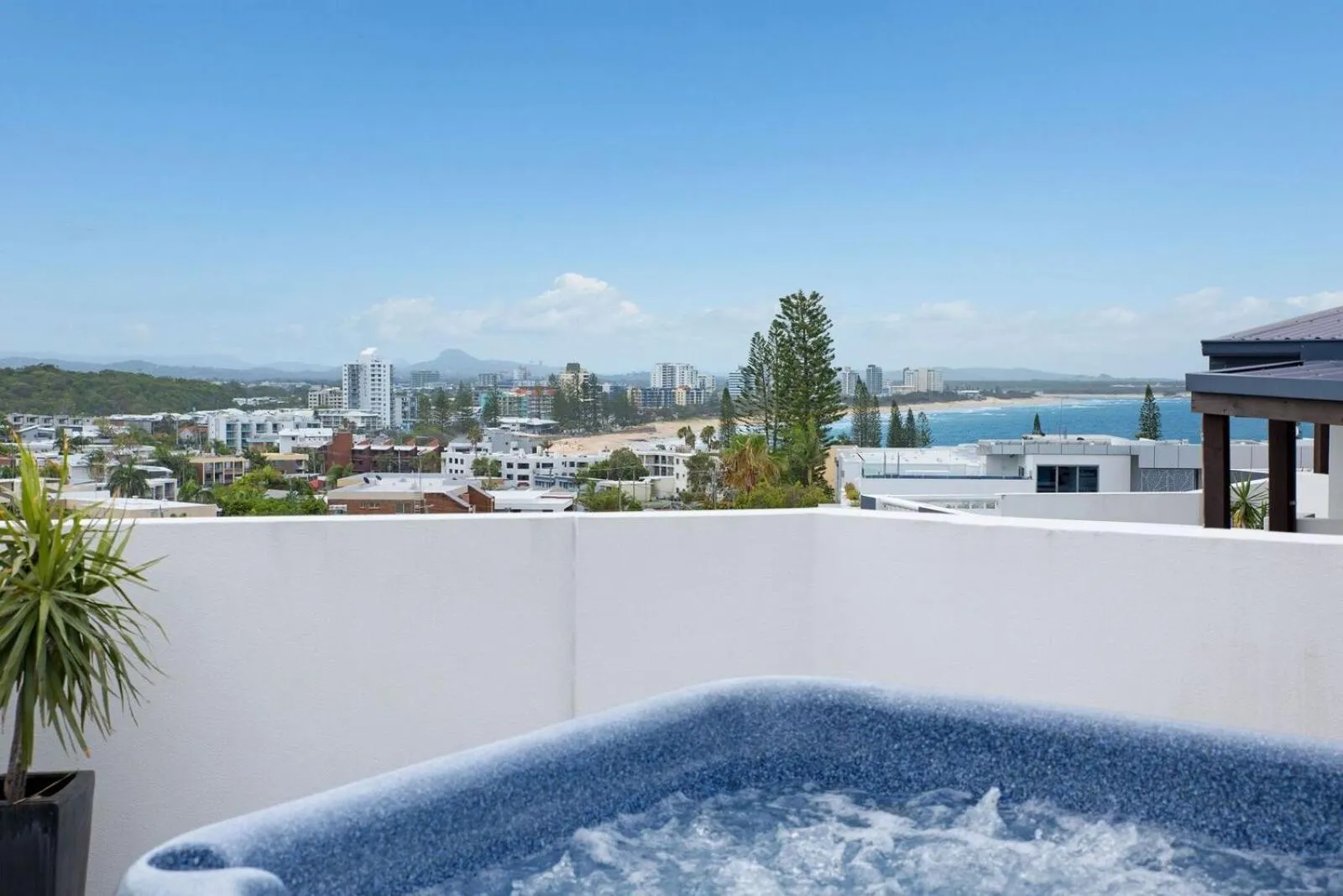 Hot Tub in Ocean Vista On Alex